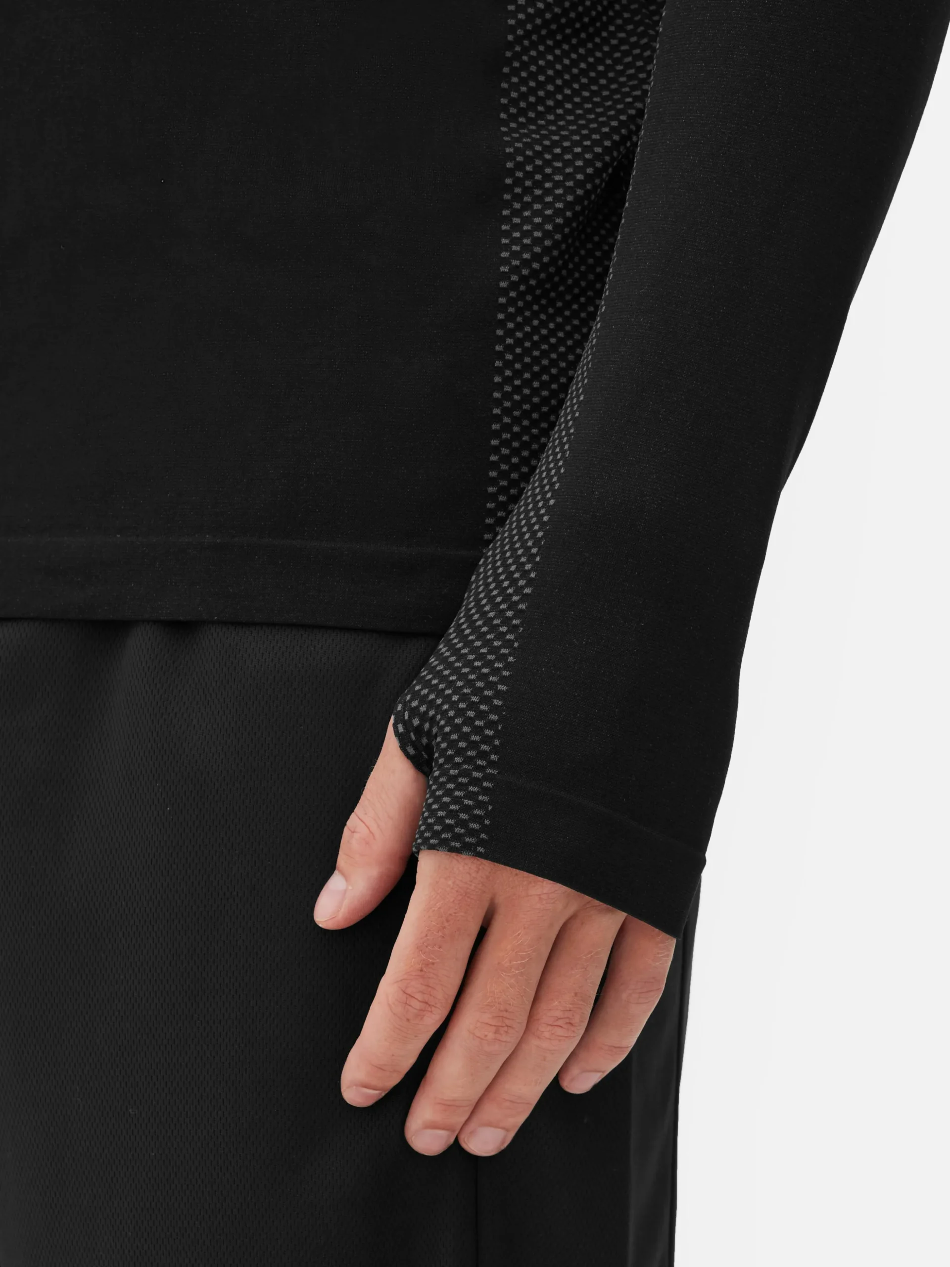 haut_de_sport__manches_lo_2-1.webp Haut De Sport à Manches Longues Et Col Zippé