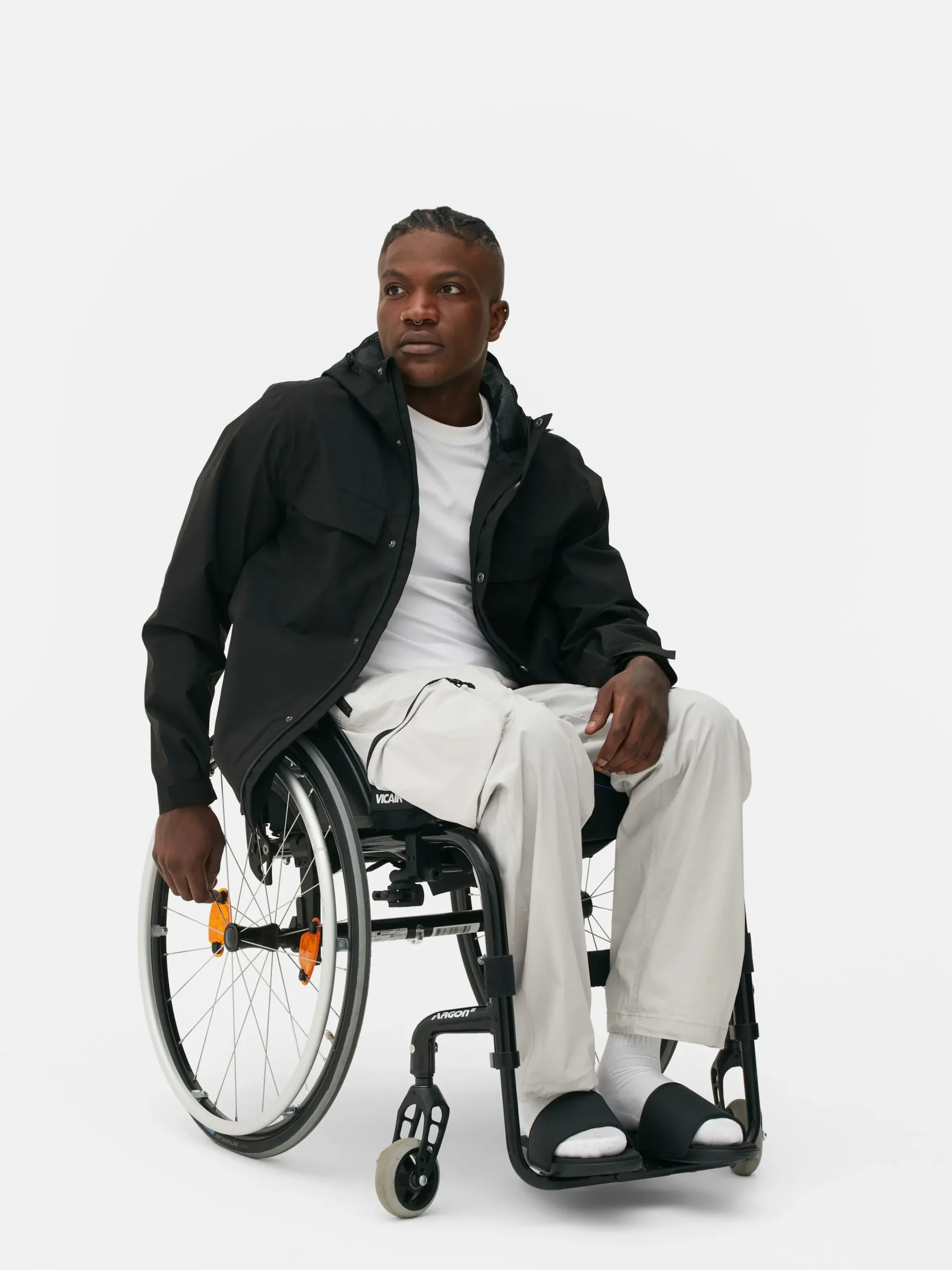 impermable_zipp__capuche_0.webp Imperméable Zippé à Capuche