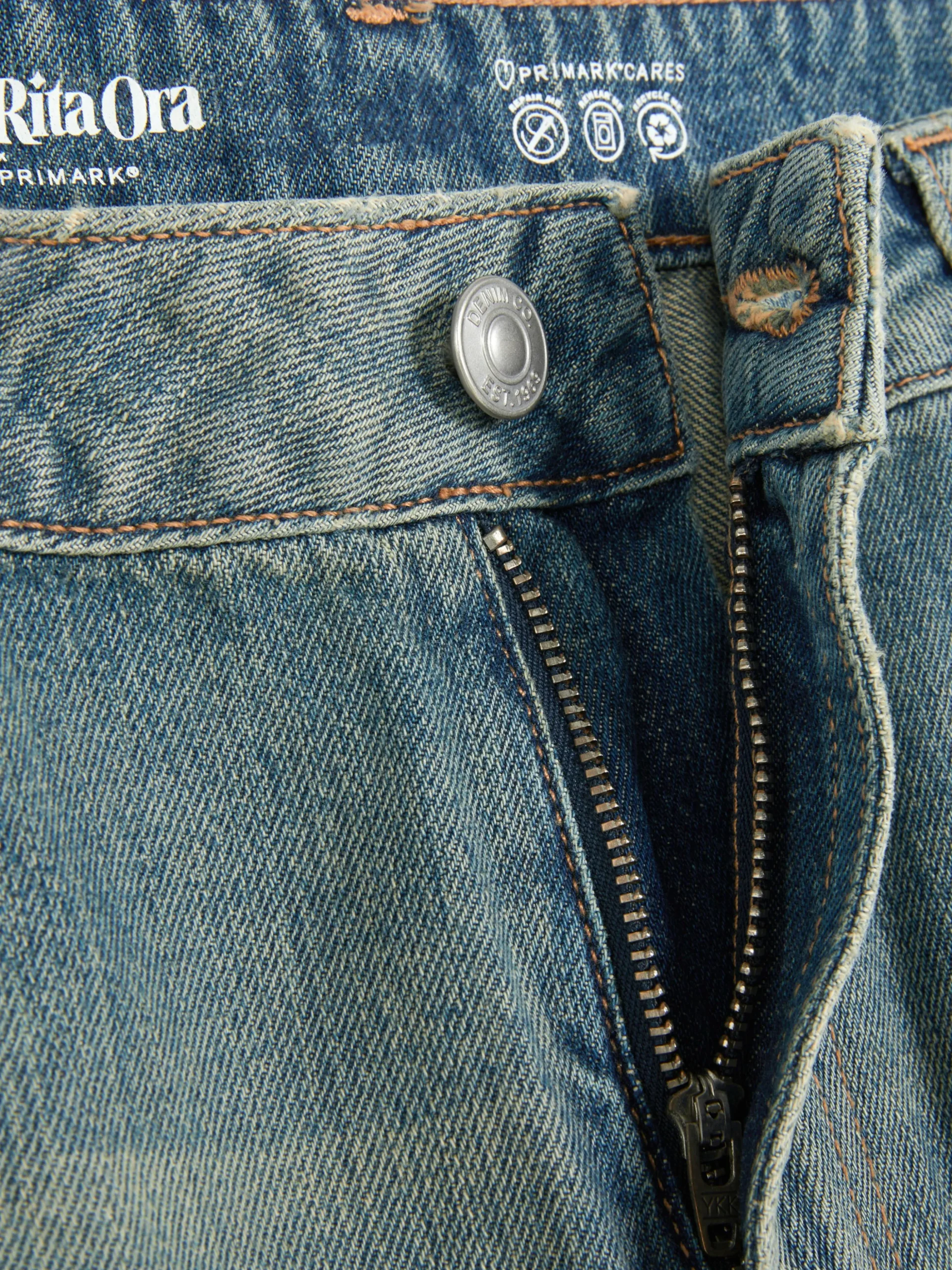 jean_dad_dchir_rita_ora_6-1.webp Jean Dad Déchiré Rita Ora