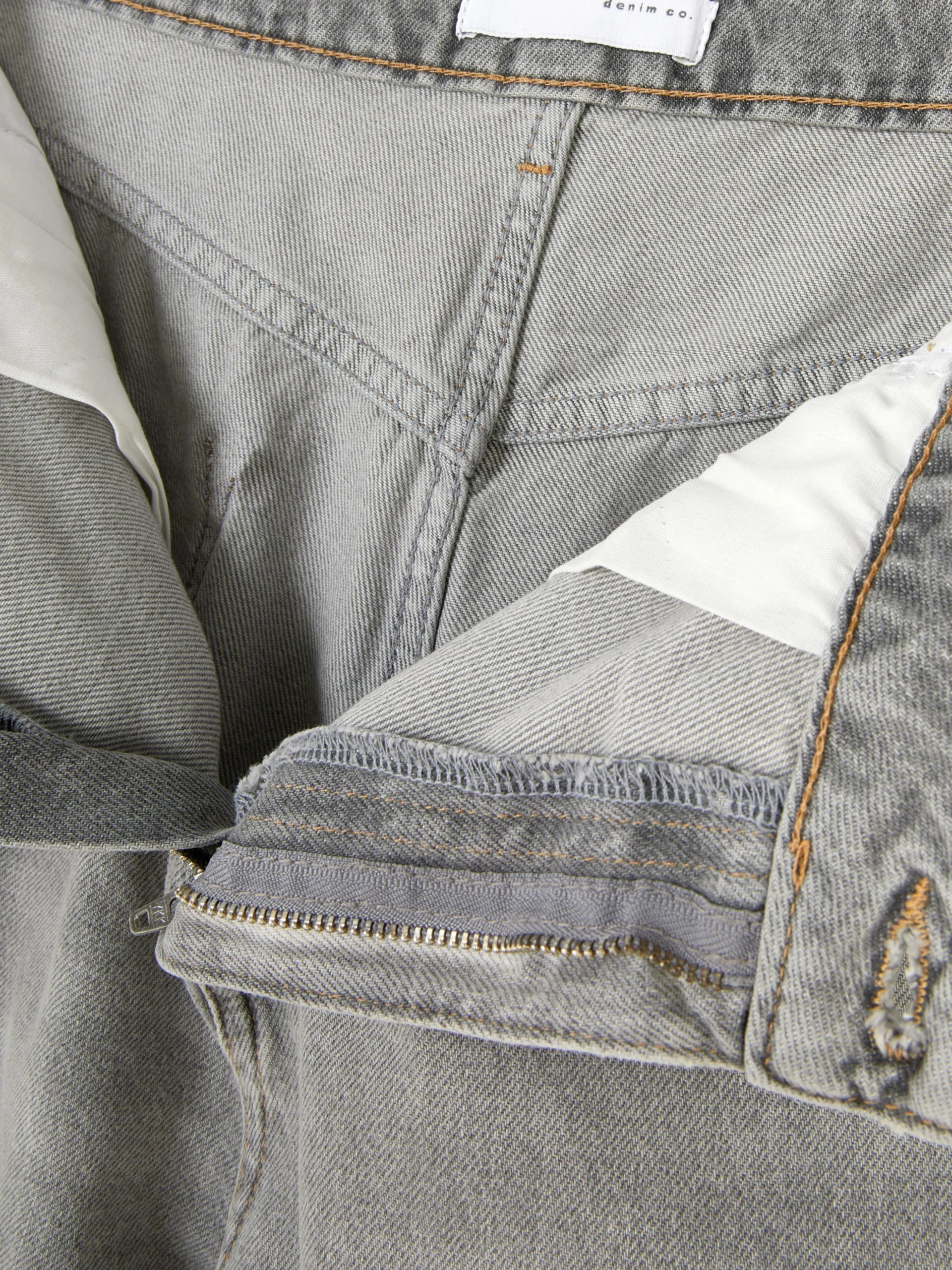 jean_denim_ample__effet_v_5-1.webp Jean Denim Ample à Effet Vieilli