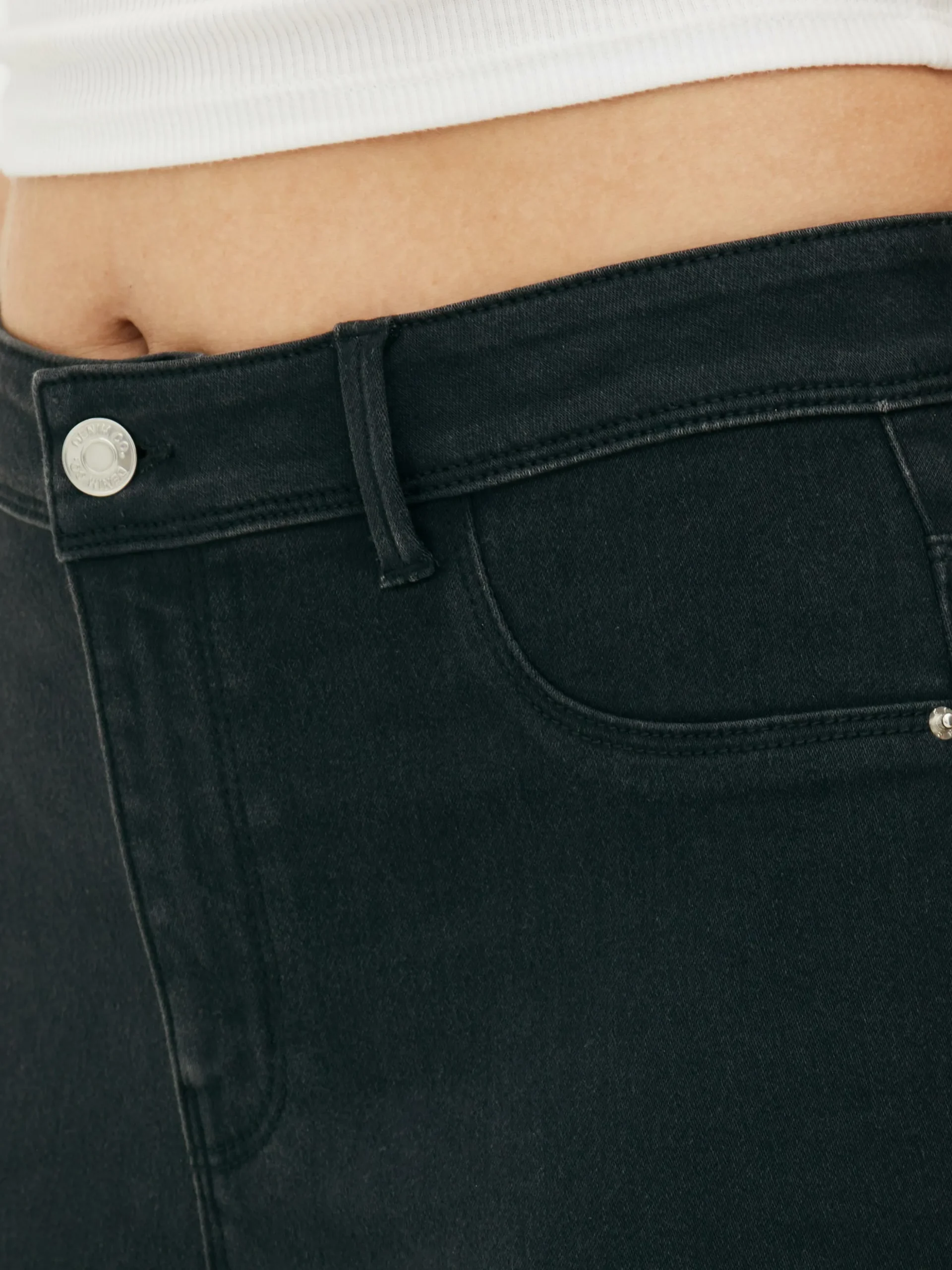 jean_skinny_taille_mihaut_2.webp Jean Skinny Taille Mi-haute Essential