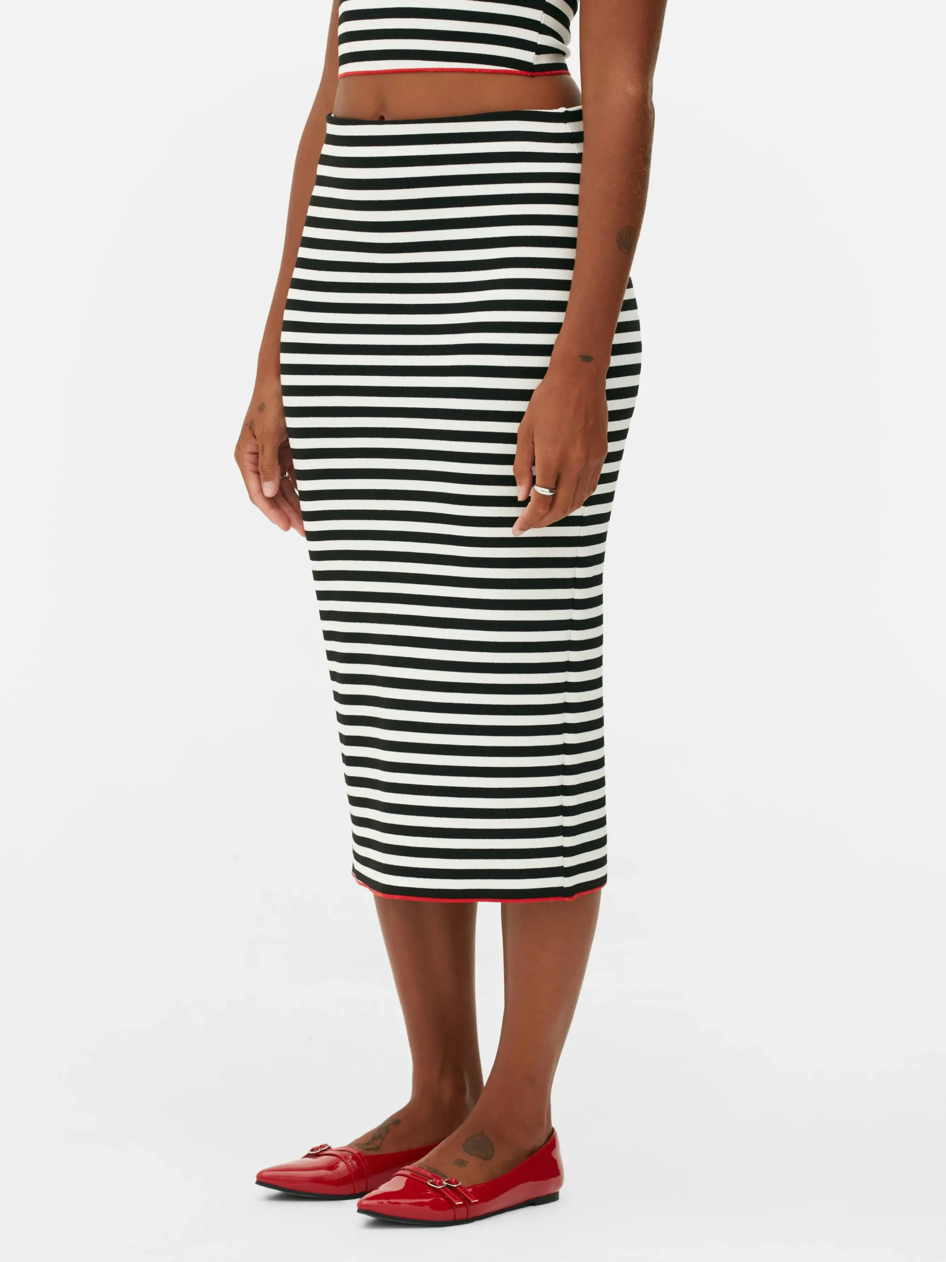 jupe_milongue__rayures_be_2.webp Jupe Mi-longue à Rayures Beetlejuice X Colleen Atwood à Coordonner