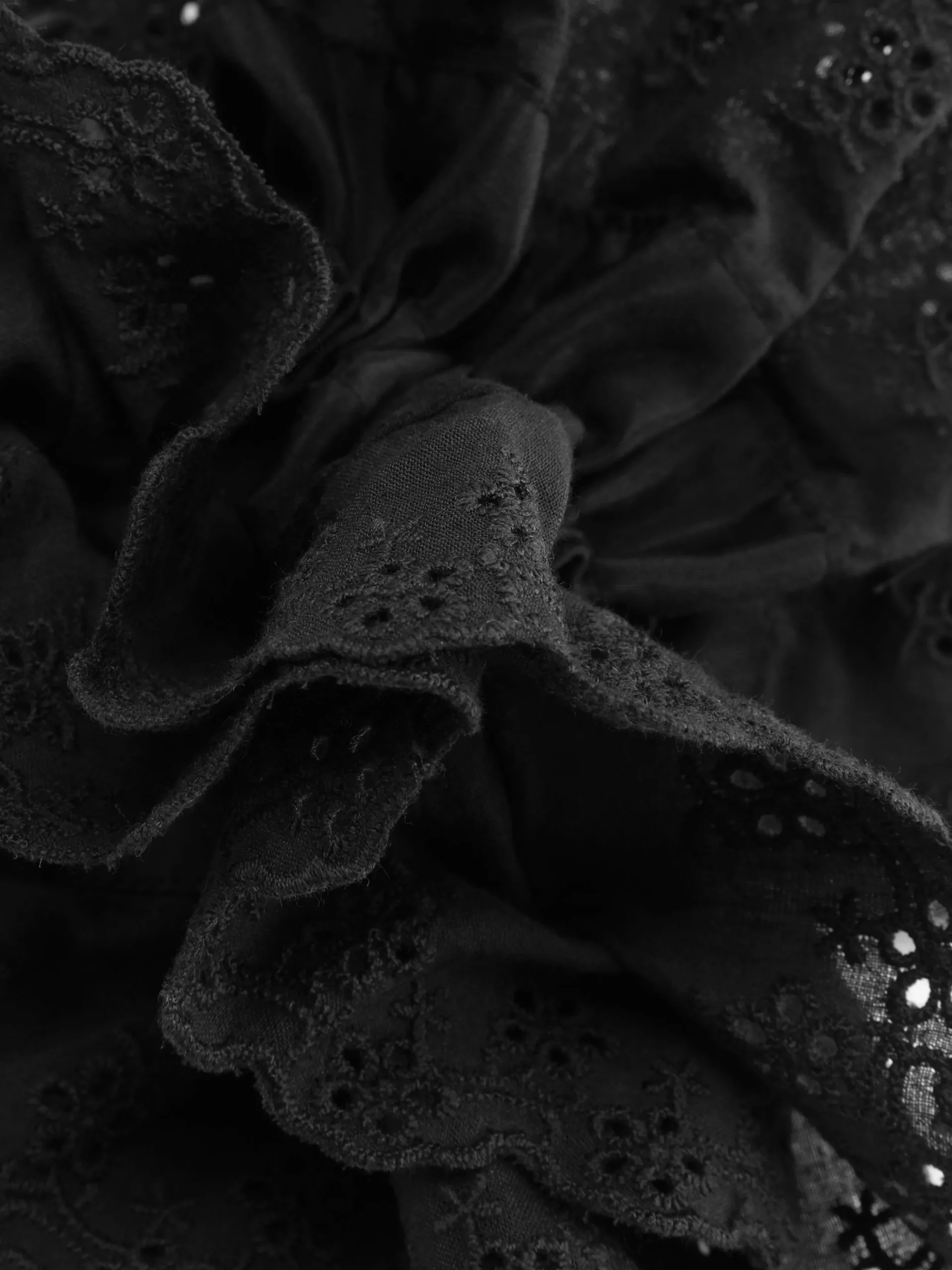 large_chouchou_cheveux_en_1.webp Large Chouchou Cheveux En Broderie Anglaise