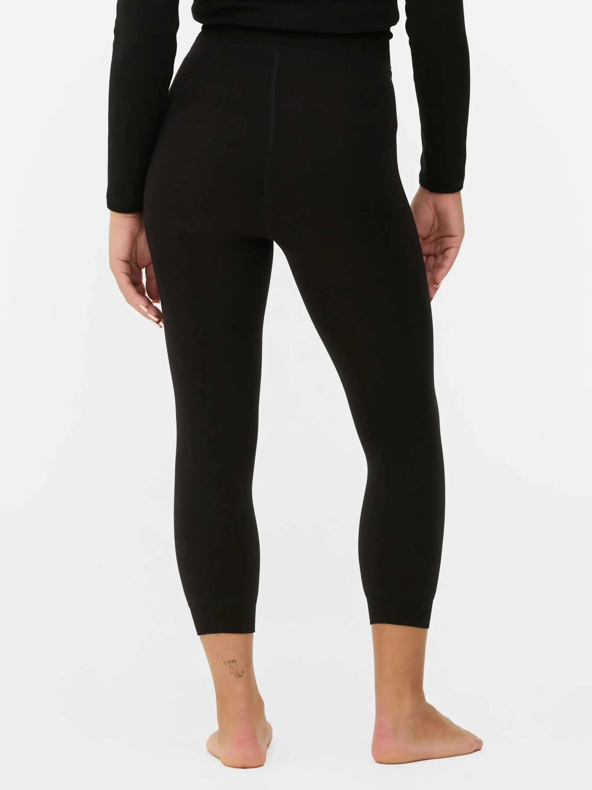 legging_court_doubl_en_ve_3.webp Legging Court Doublé En Velours