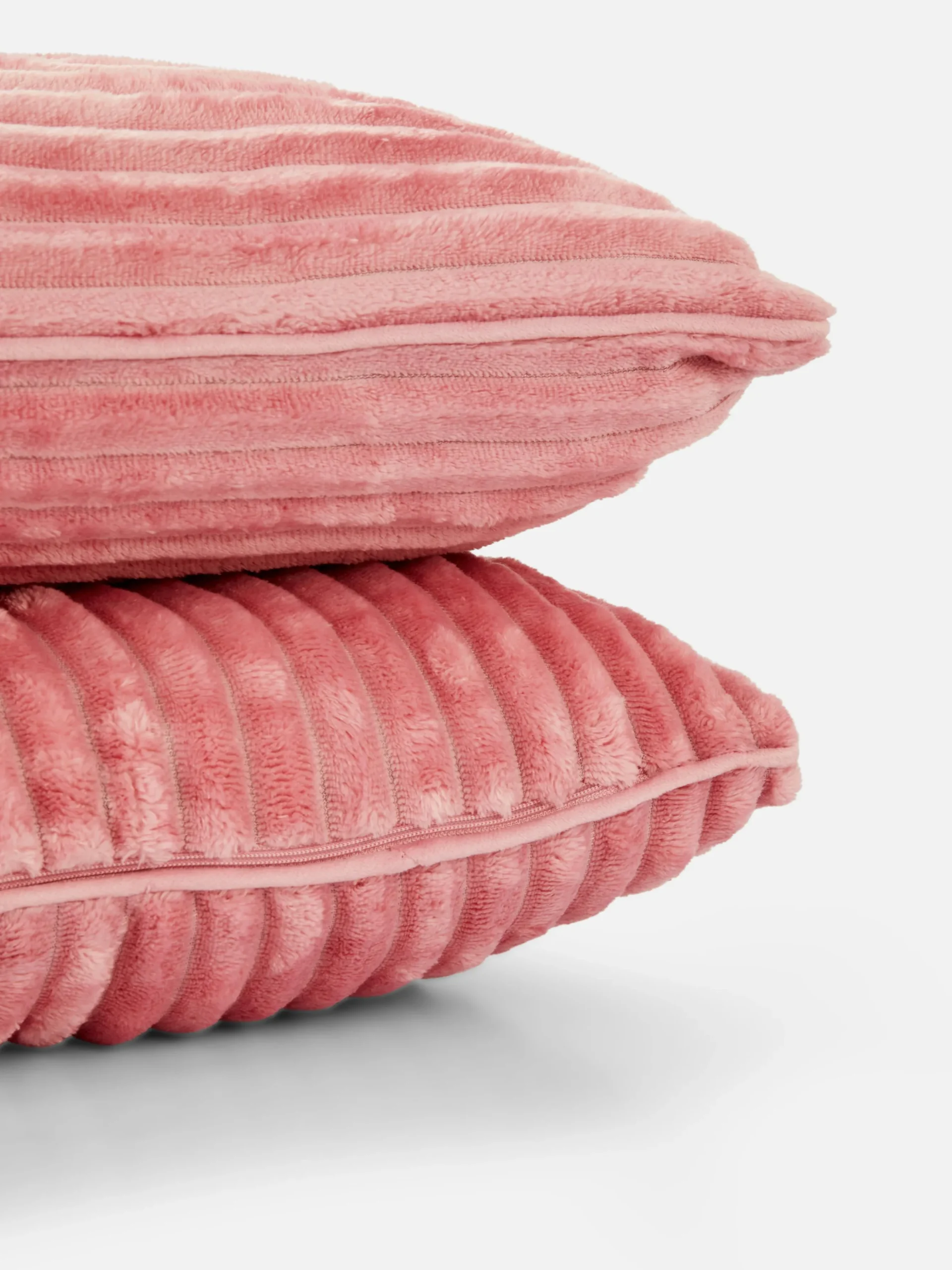 lot_de__coussins_ctels_1-2.webp Lot De 2 Coussins Côtelés