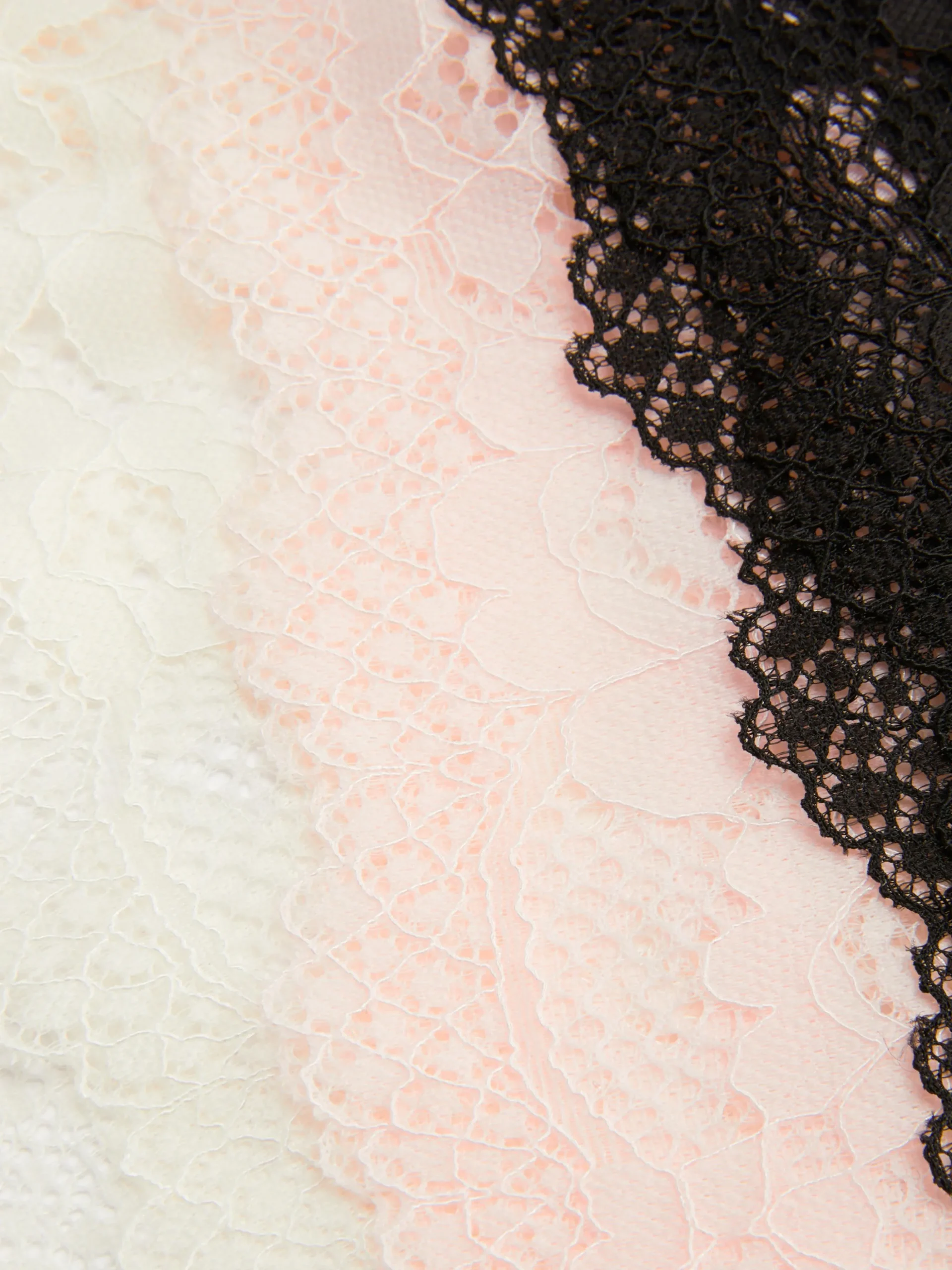 lot_de__culottes_brsilien_1-2.webp Lot De 3 Culottes Brésiliennes En Dentelle