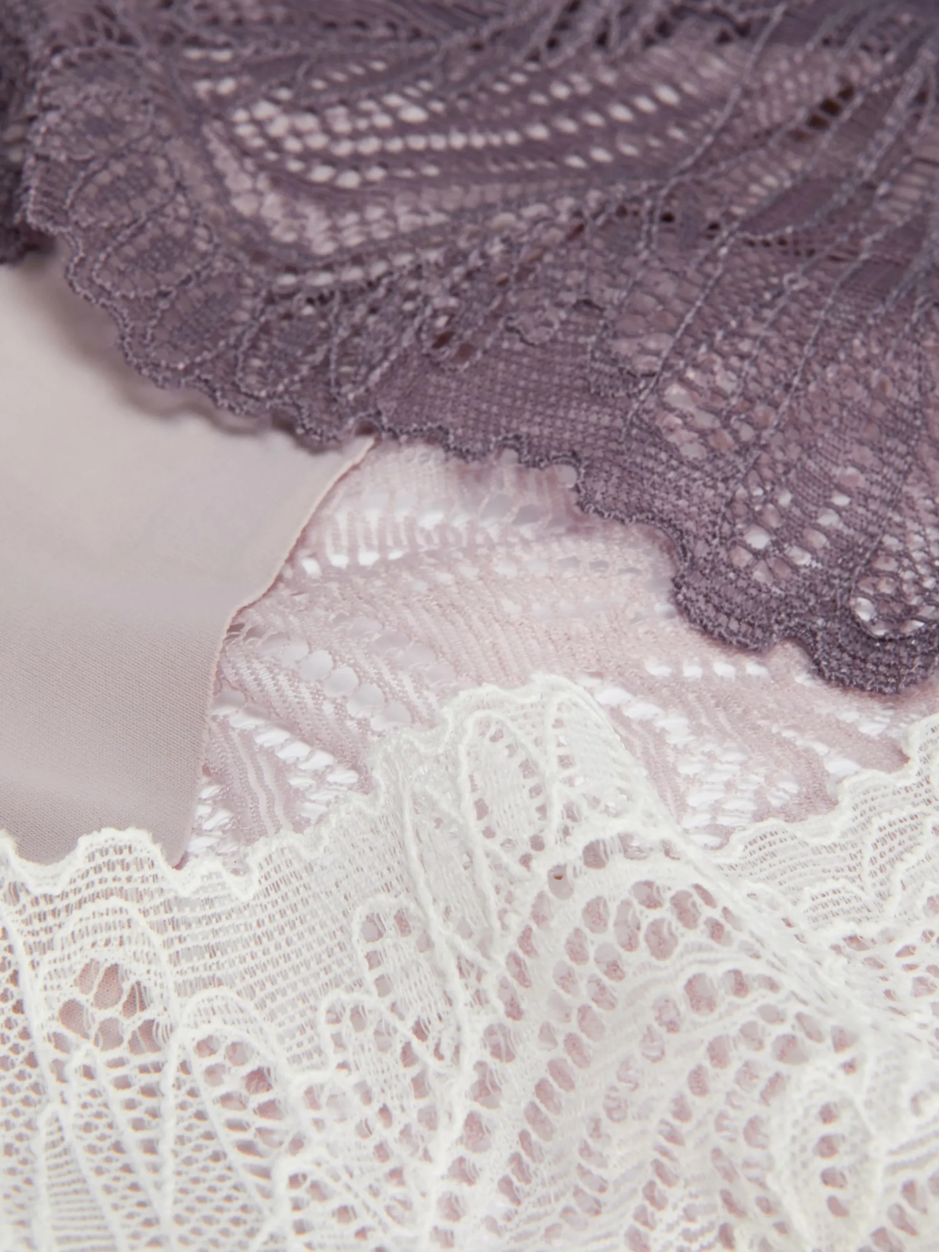 lot_de__culottes_brsilien_1-4.webp Lot De 3 Culottes Brésiliennes Invisibles à Dos En Dentelle