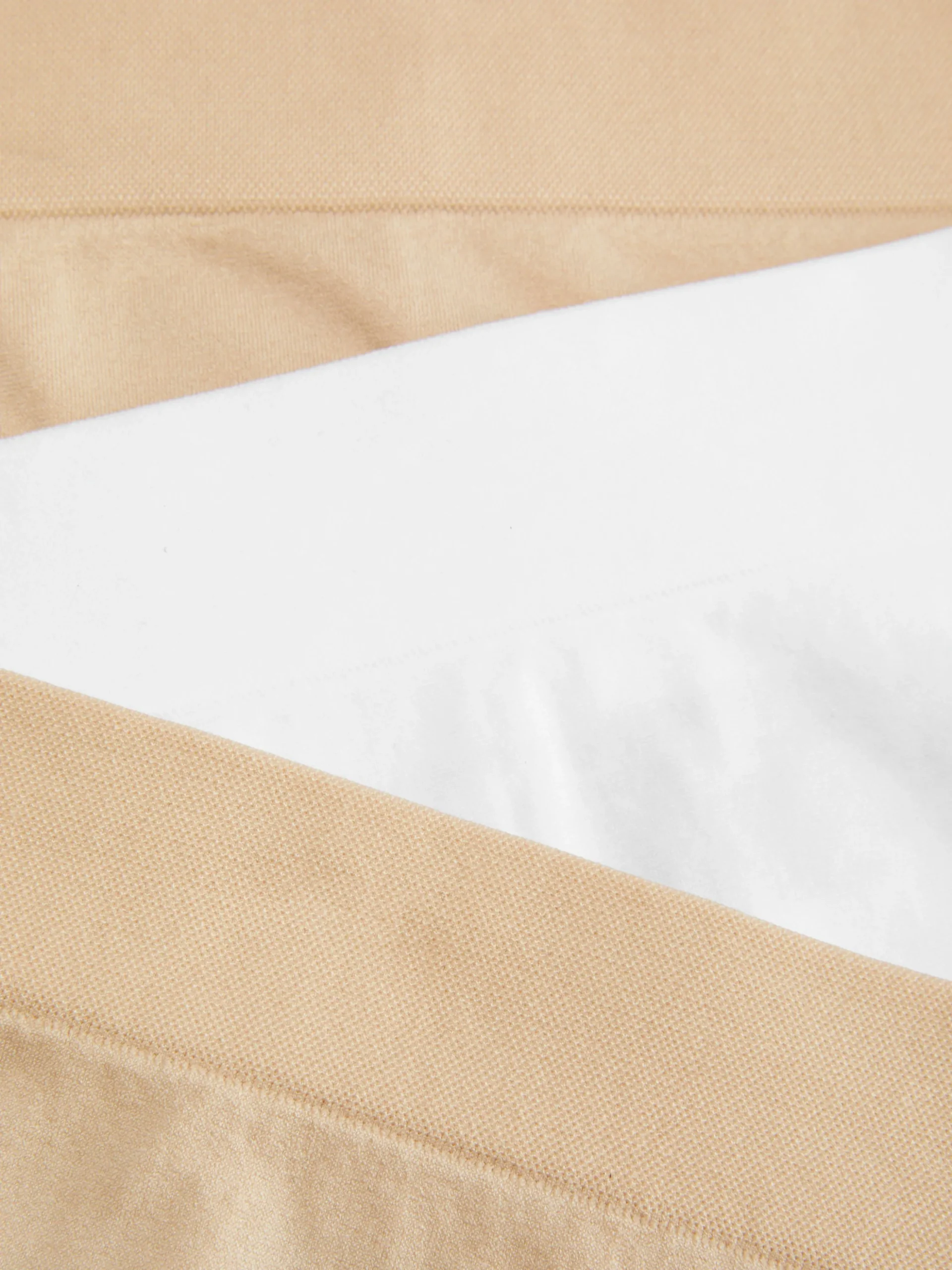 lot_de__culottes_hautes_e_1-1.webp Lot De 3 Culottes Hautes Et Couvrantes Sans Coutures