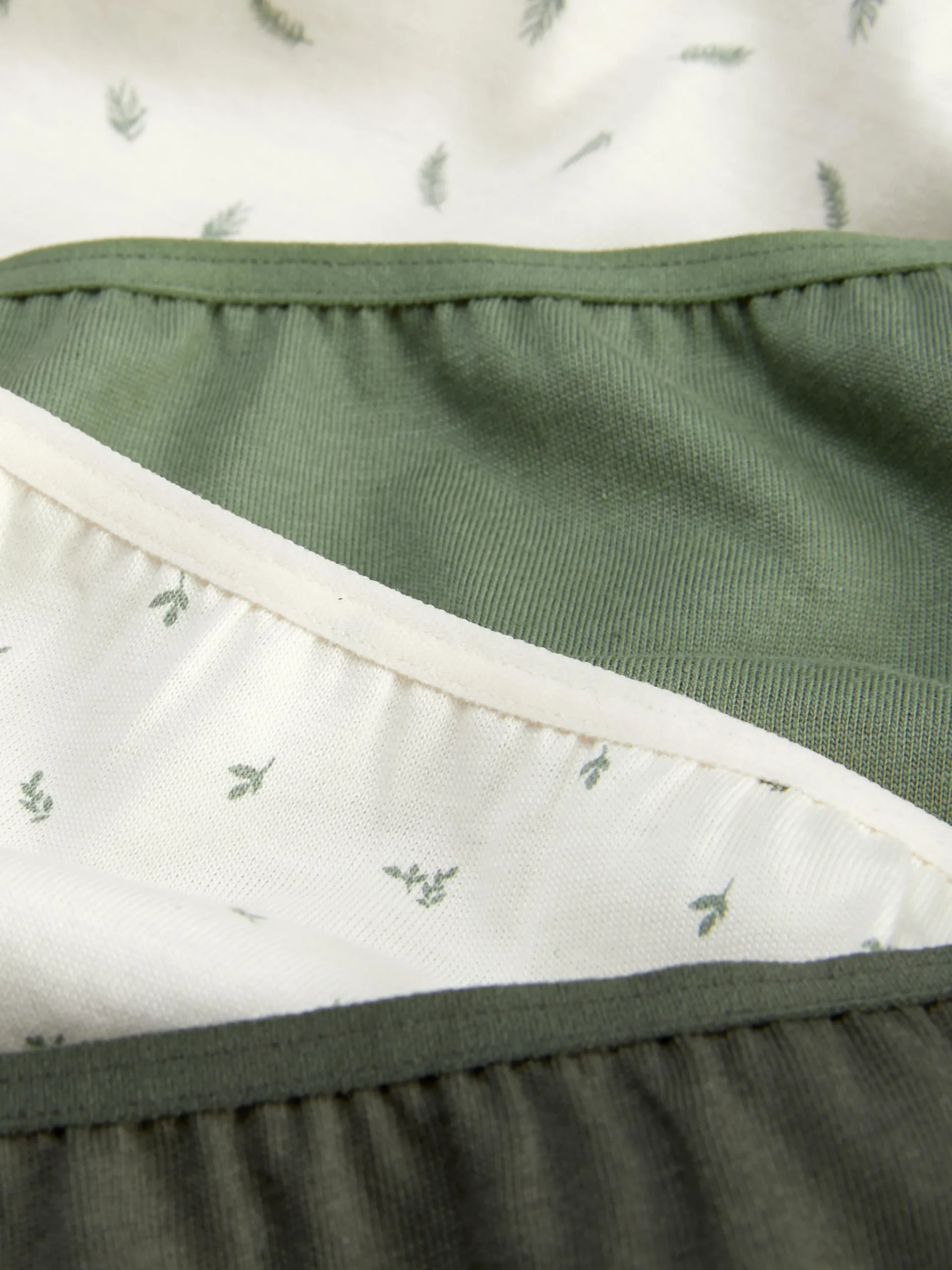 lot_de__culottes_hautes_p_1.webp Lot De 4 Culottes Hautes Pour Tous Les Jours