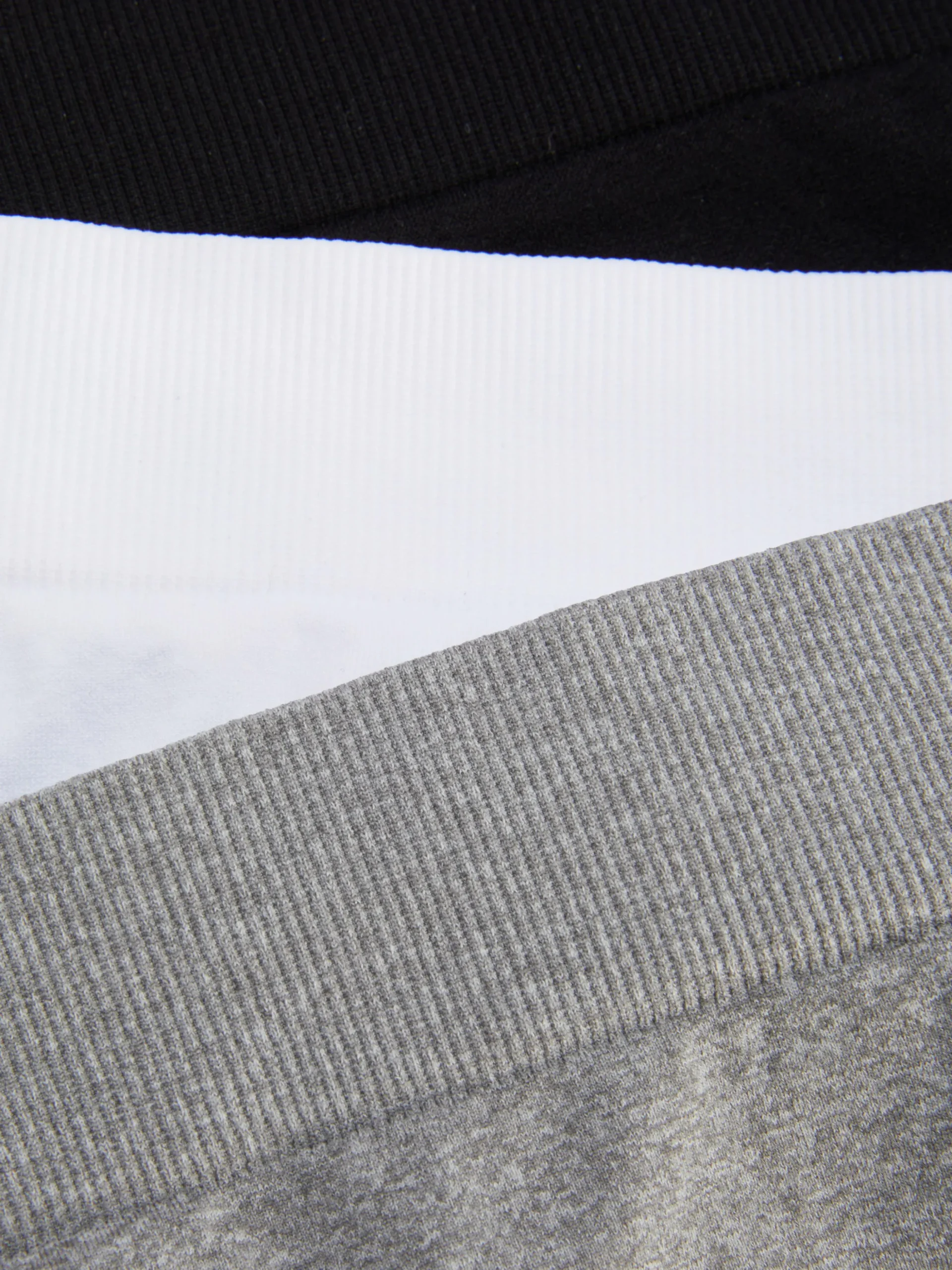 lot_de__mini_culottes_san_1-2.webp Lot De 3 Mini Culottes Sans Couture