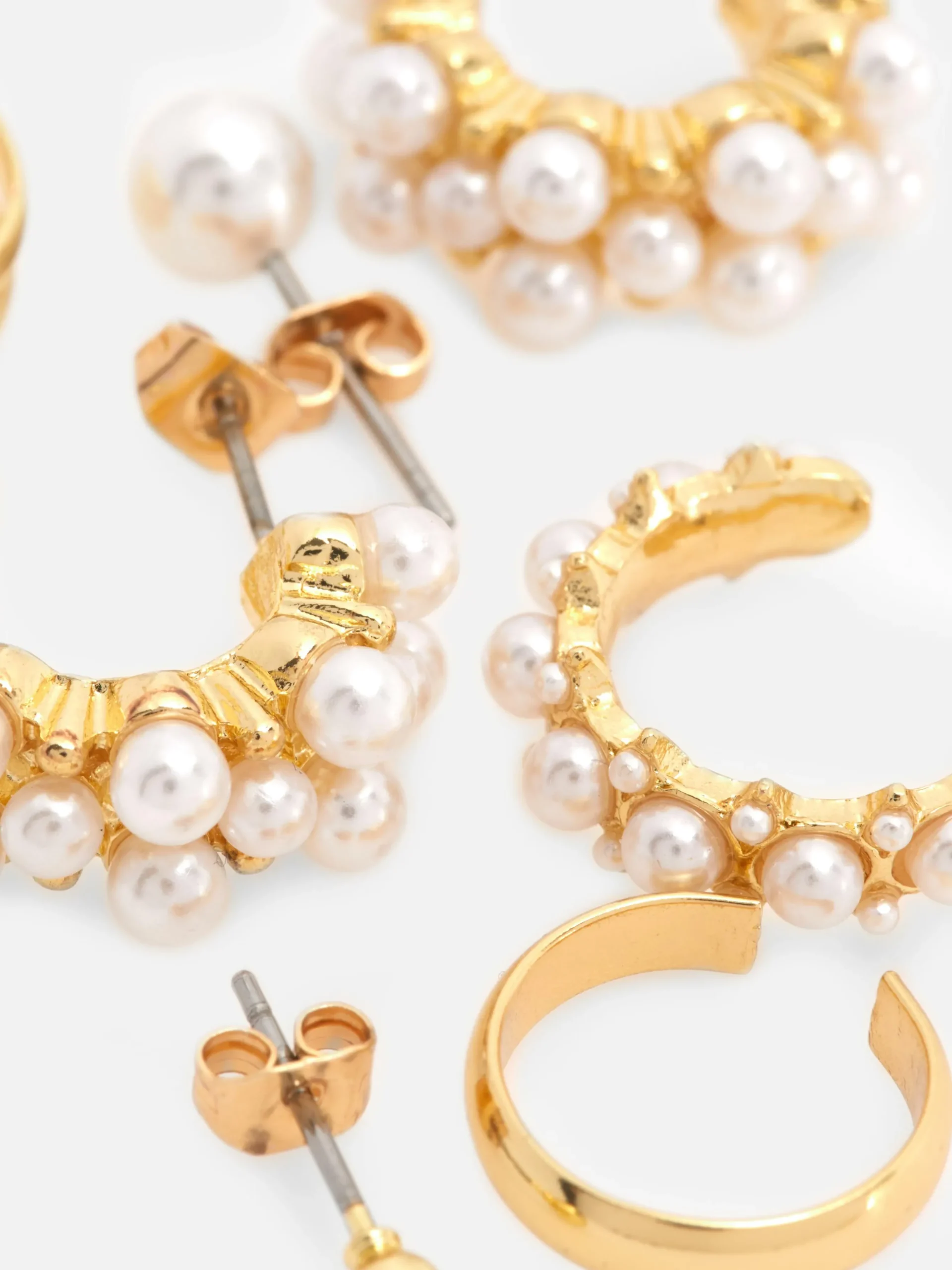 lot_de__paires_de_boucles_1-3.webp Lot De 6 Paires De Boucles D'oreilles à Fausses Perles