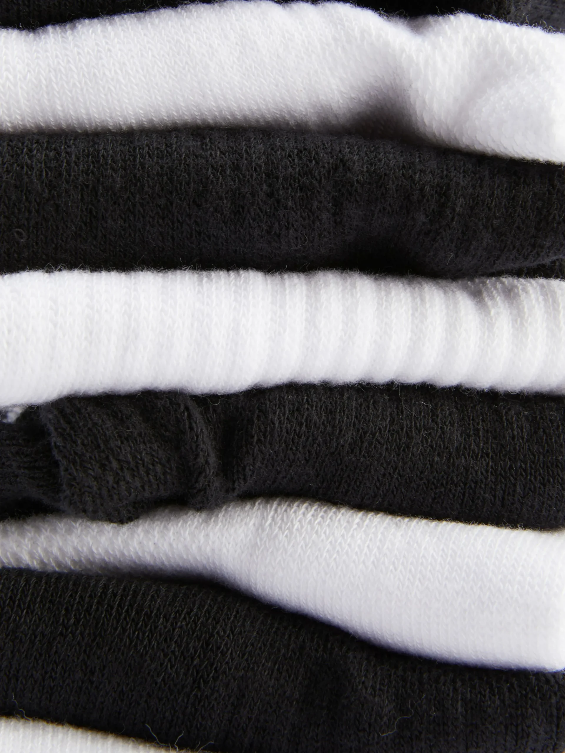 lot_de__paires_de_chausse_1-1.webp Lot De 5 Paires De Chaussettes De Sport Basses