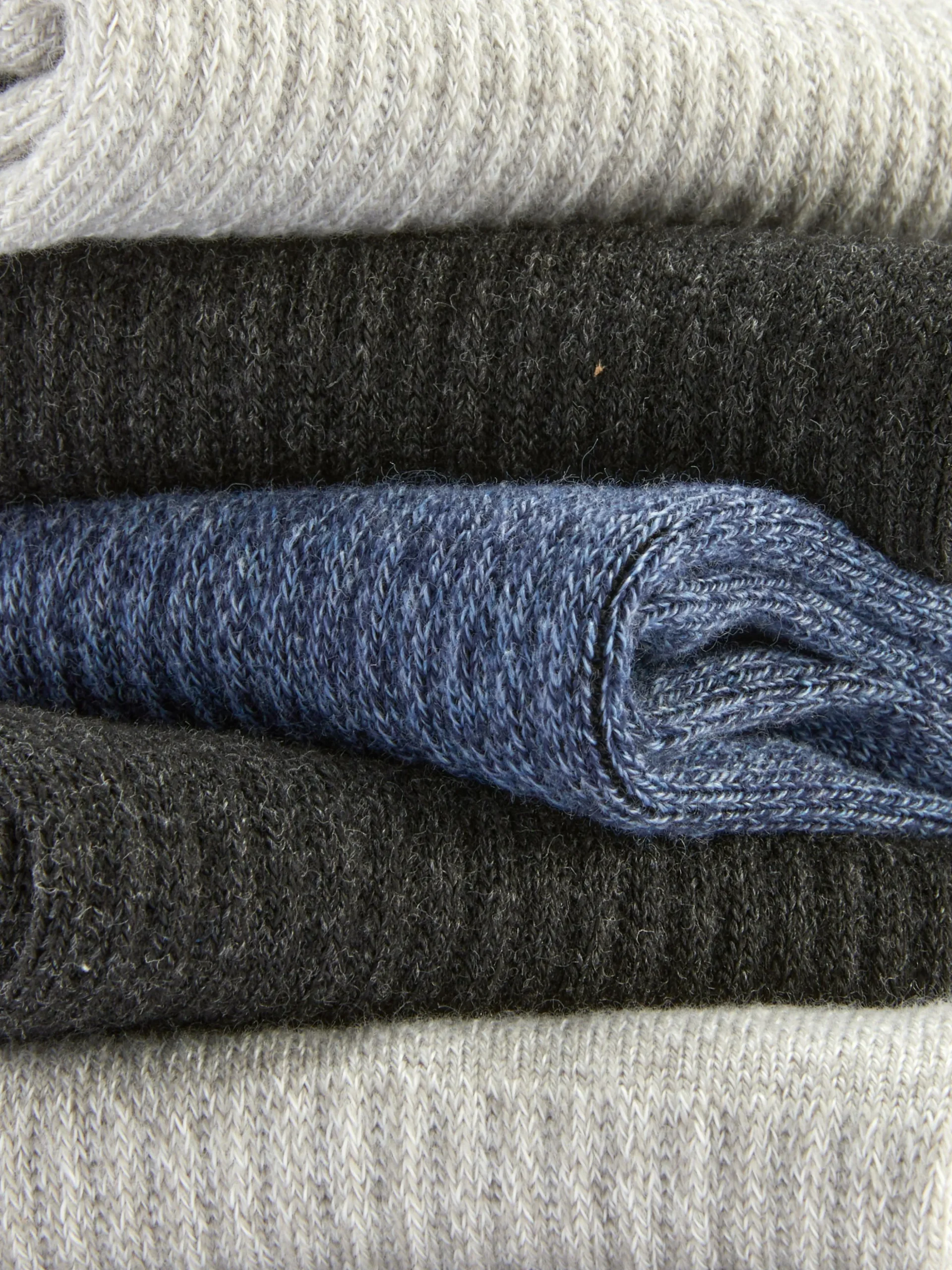 lot_de__paires_de_chausse_1-150.webp Lot De 5 Paires De Chaussettes Côtelées