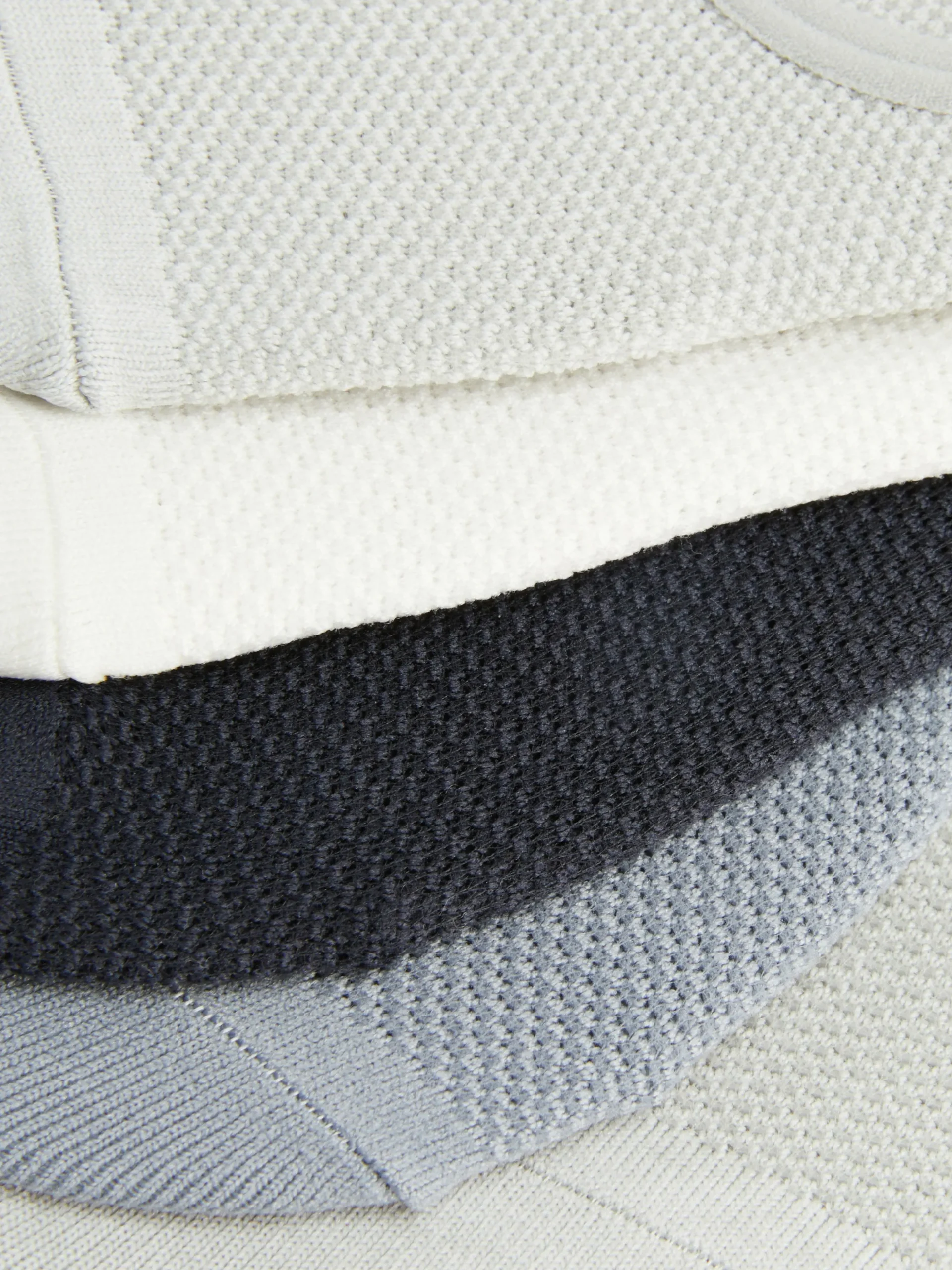 lot_de__paires_de_chausse_1-54.webp Lot De 5 Paires De Chaussettes Ton Sur Ton Texturées