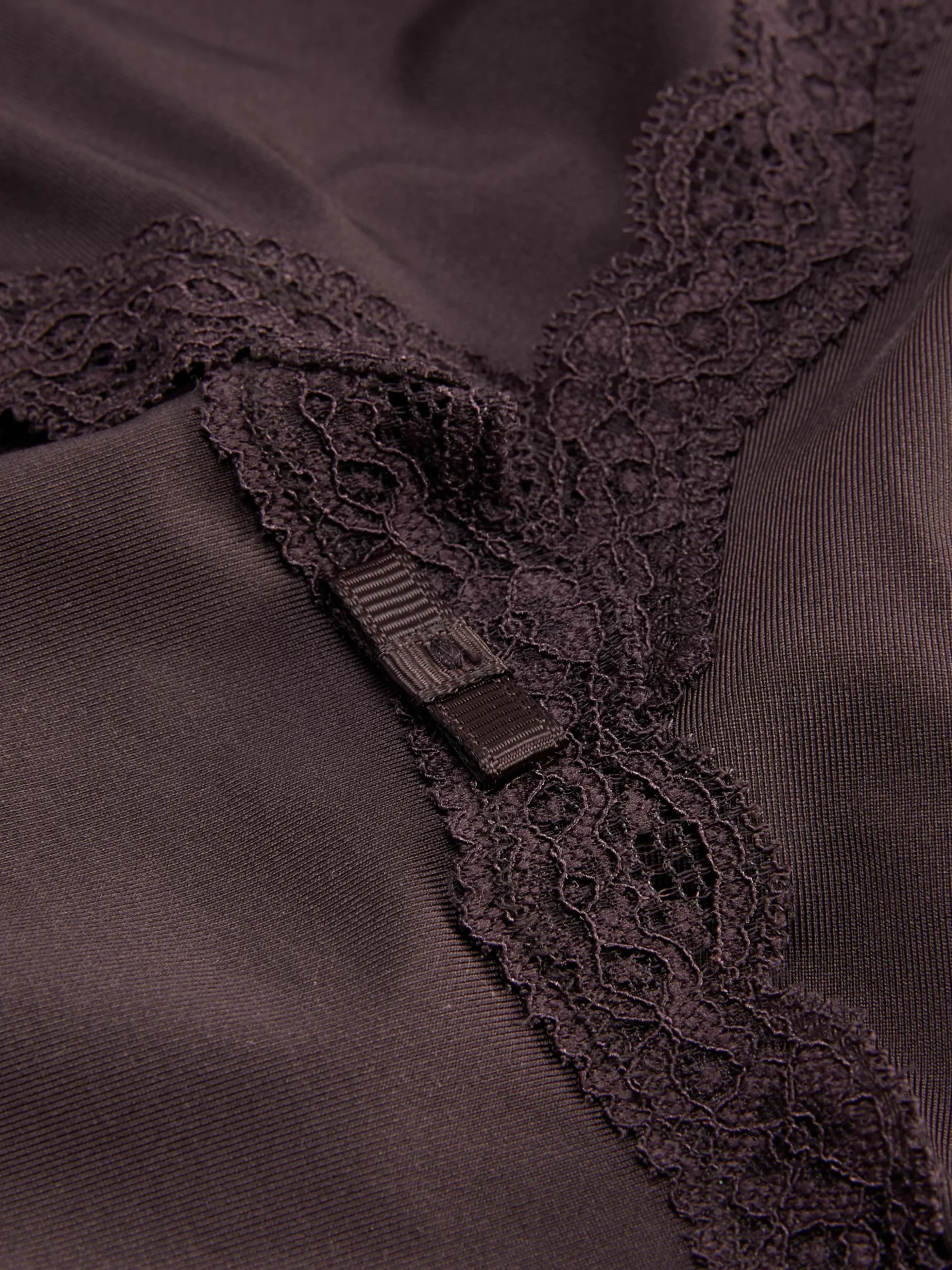 lot_de__shortys_bords_de__1-4.webp Lot De 3 Shortys Bordés De Dentelle