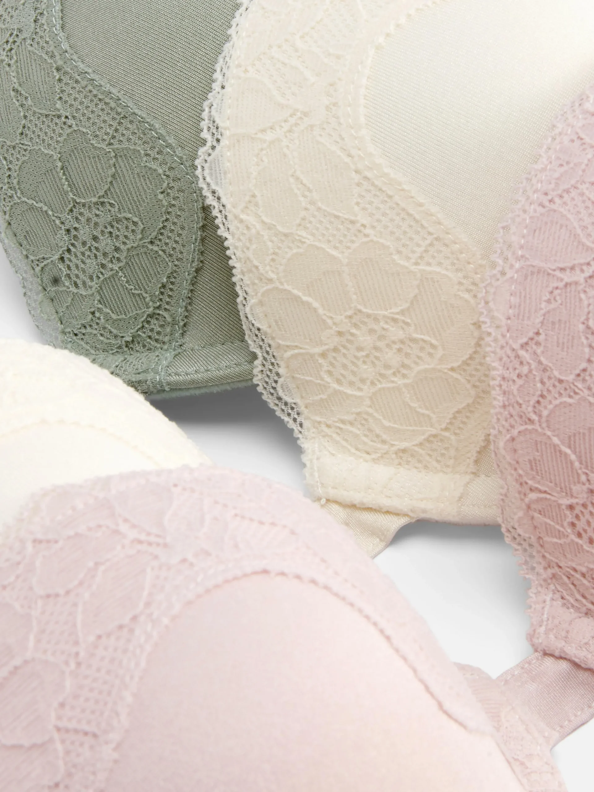 lot_de__soutiensgorge_pus_1-2.webp Lot De 3 Soutiens-gorge Push-up En Microfibre