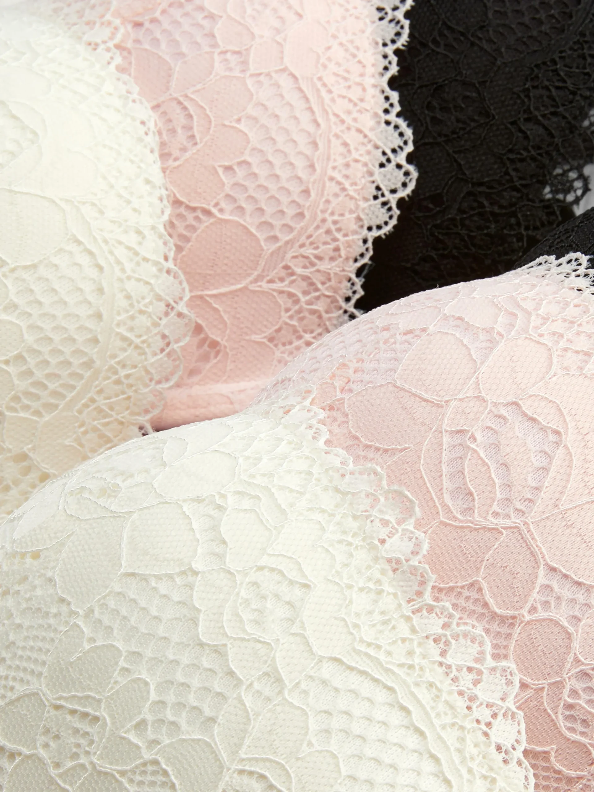 lot_de__soutiensgorge_pus_1.webp Lot De 3 Soutiens-gorge Push-up Plongeants En Dentelle