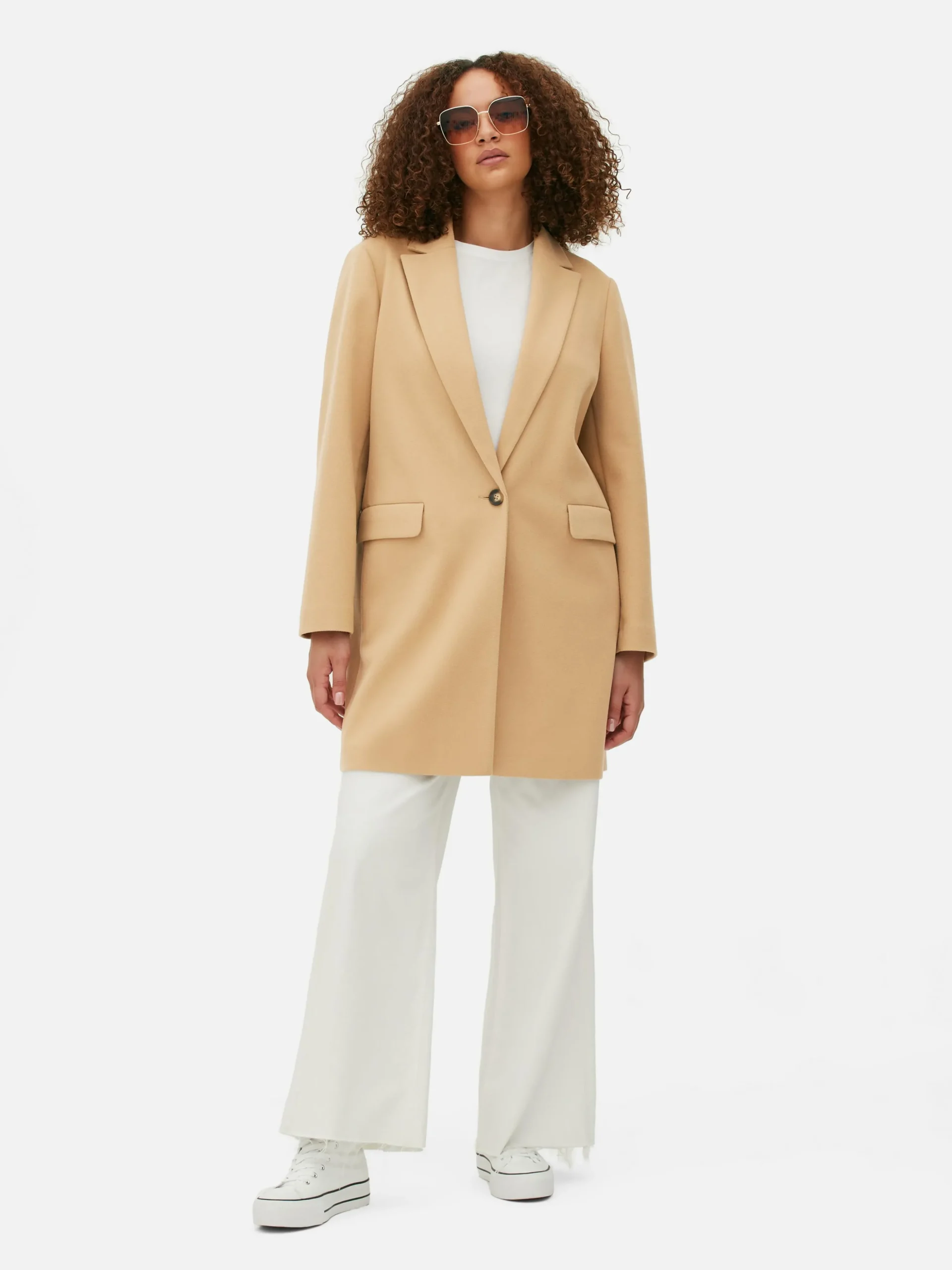 manteau__boutonnage_simpl_1-3.webp Manteau à Boutonnage Simple Classique