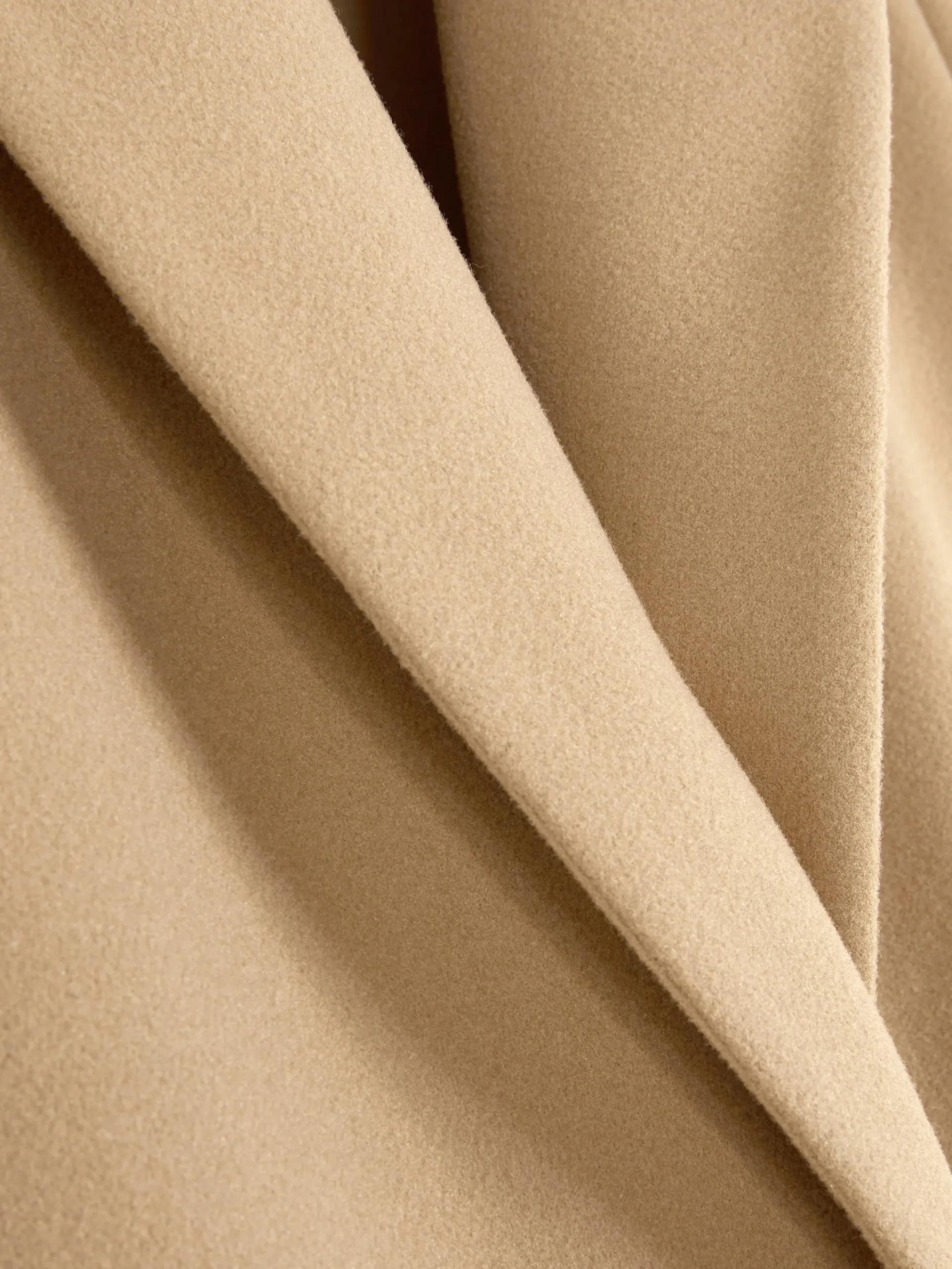 manteau__boutonnage_simpl_6-2.webp Manteau à Boutonnage Simple Classique