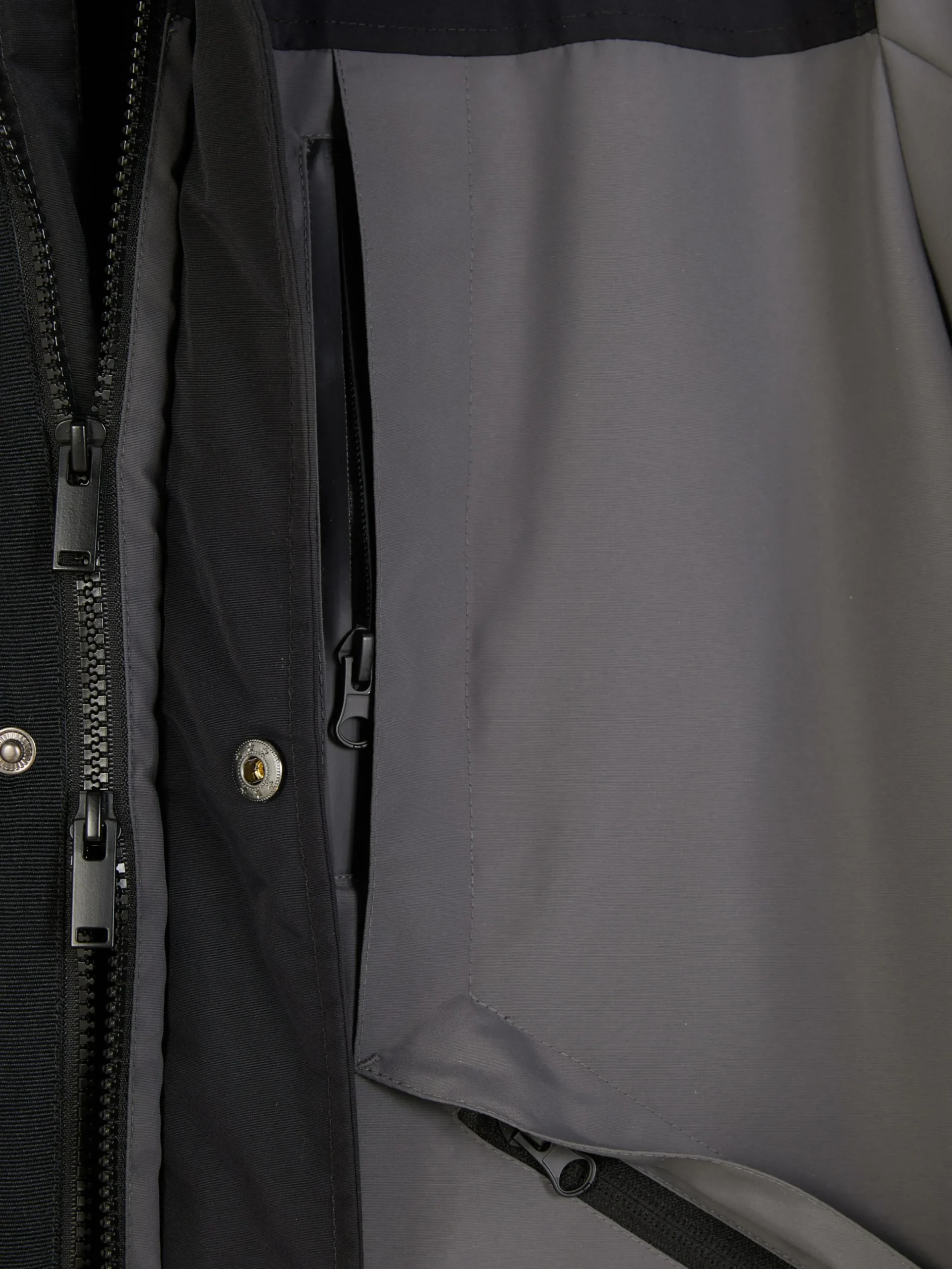 manteau_court_color_block_5.webp Manteau Court Color Block