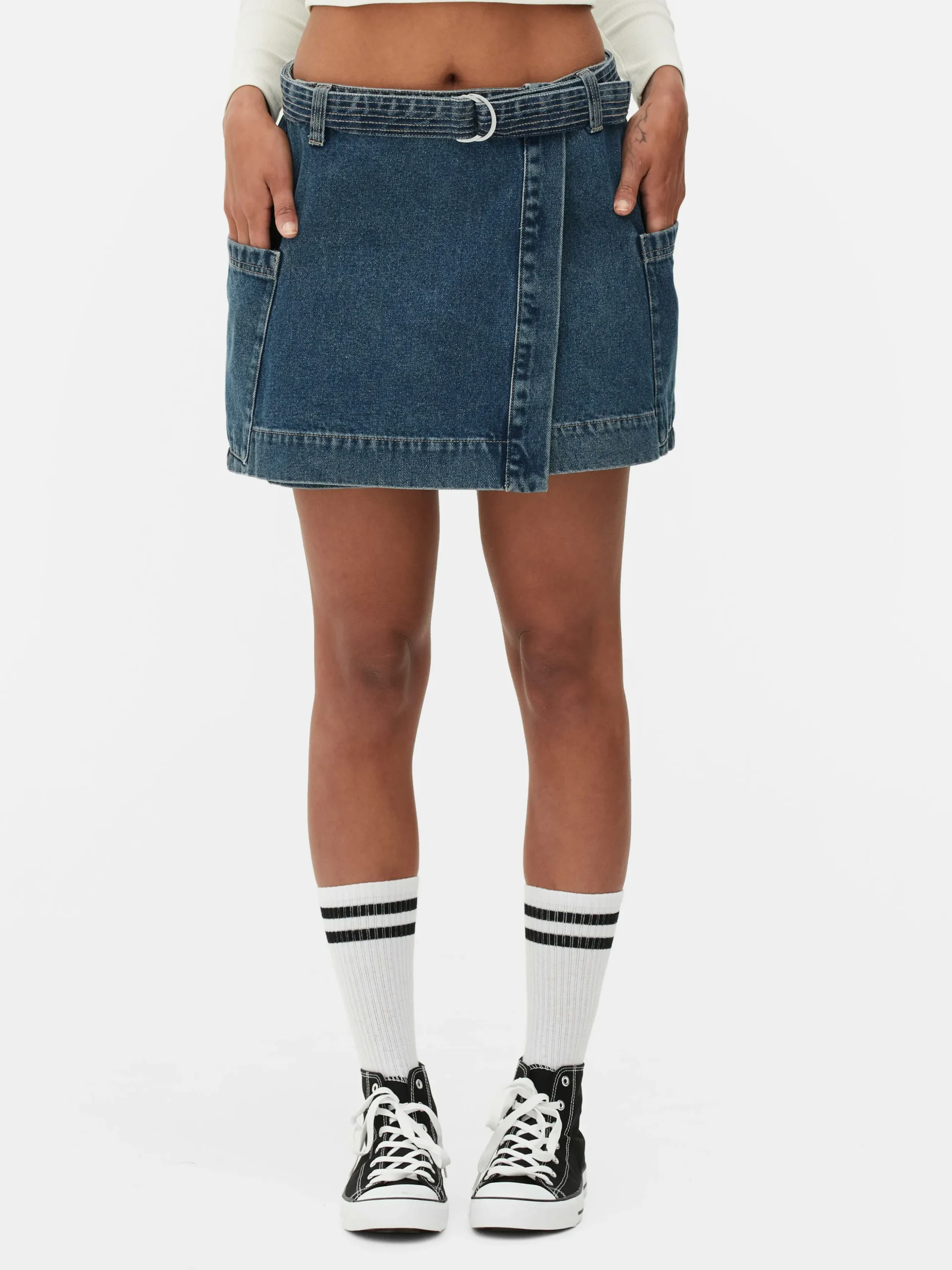 minijupe_drape_en_denim_0.webp Mini-jupe Drapée En Denim