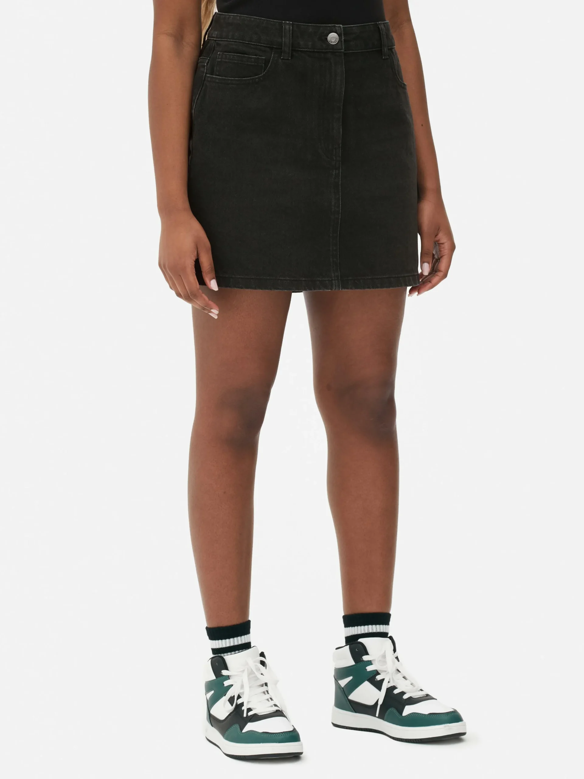 minijupe_en_jean_1.webp Mini-jupe En Jean