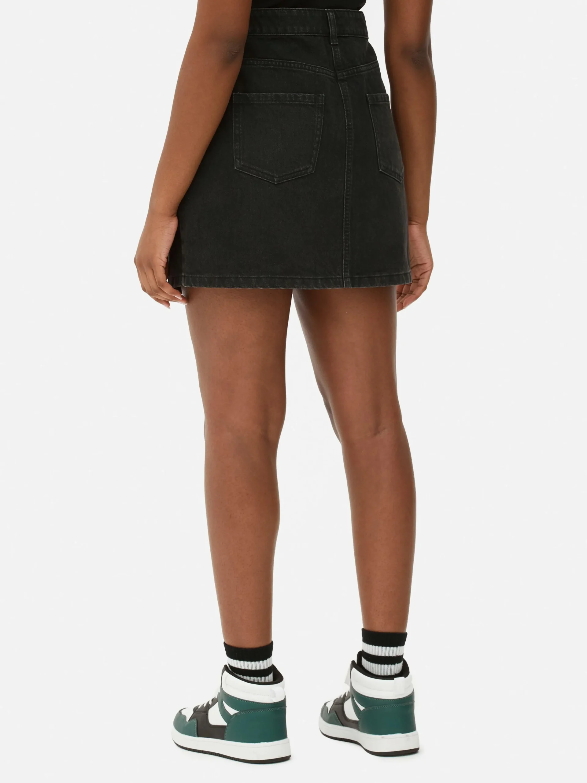 minijupe_en_jean_3.webp Mini-jupe En Jean