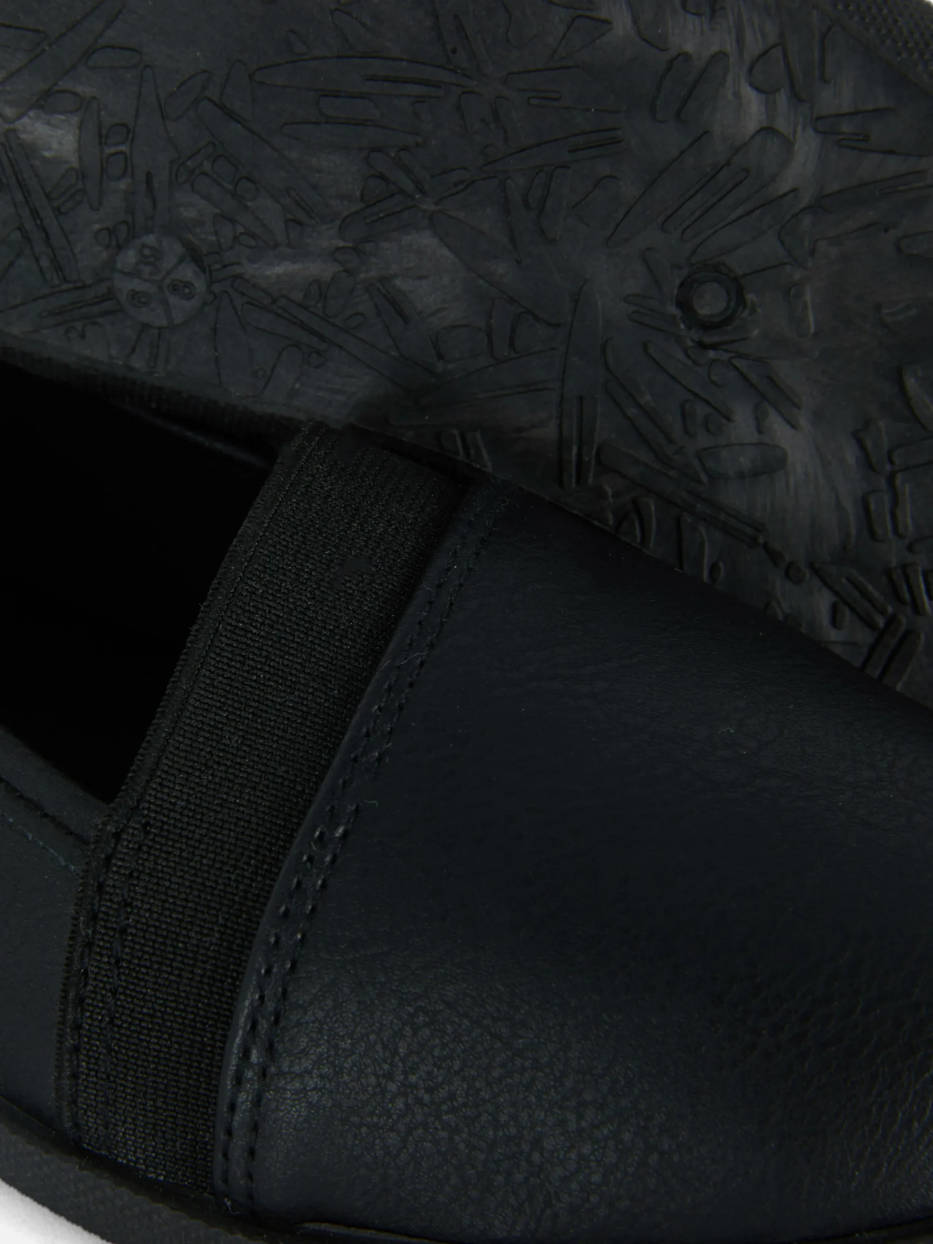 mocassins__enfiler_en_sim_4.webp Mocassins à Enfiler En Simili Cuir