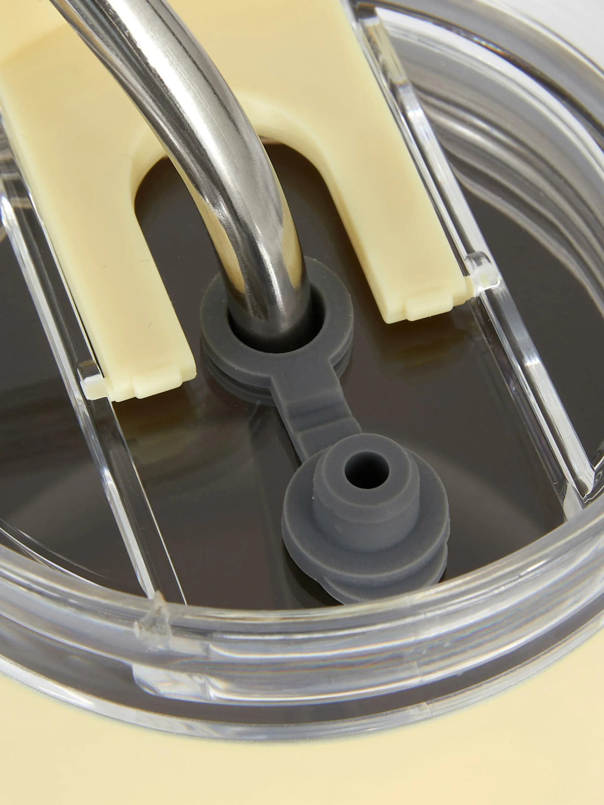 mug_isotherme_en_acier_in_1-8.webp Mug Isotherme En Acier Inoxydable 0,56 l