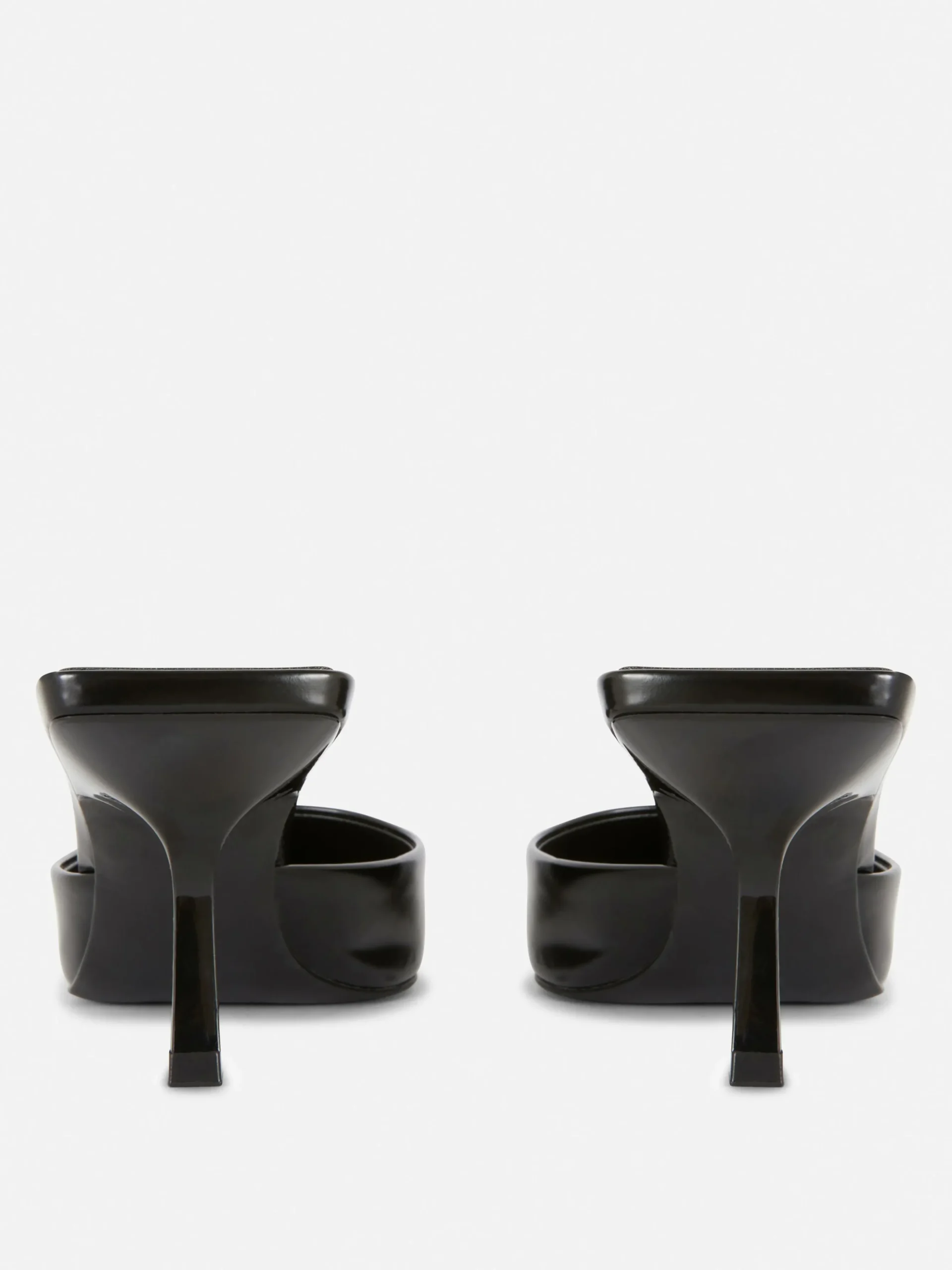 mules_pointues__petits_ta_2.webp Mules Pointues à Petits Talons