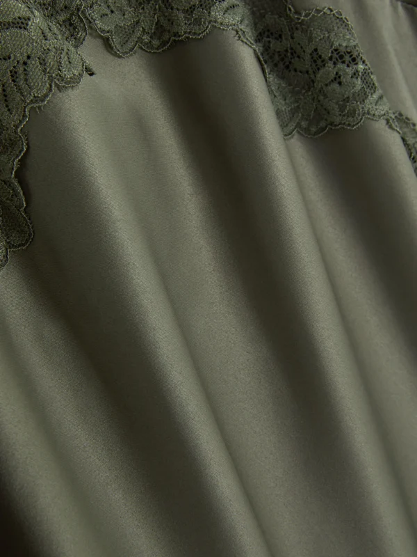 Nuisette Mi-longue En Satin à Finitions En Dentelle