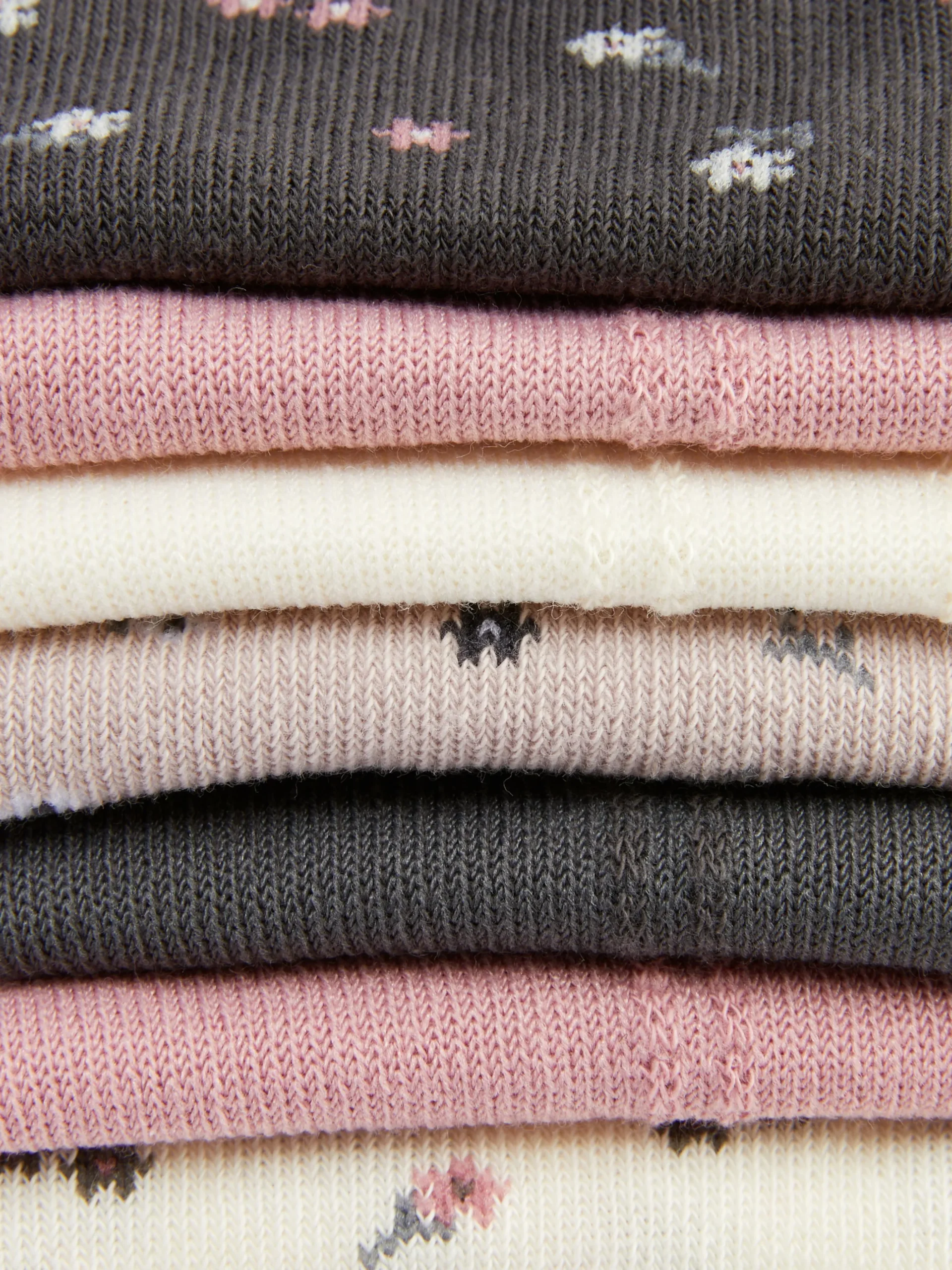 paires_de_socquettes__mo_1.webp 7 Paires De Socquettes à Motifs Assortis