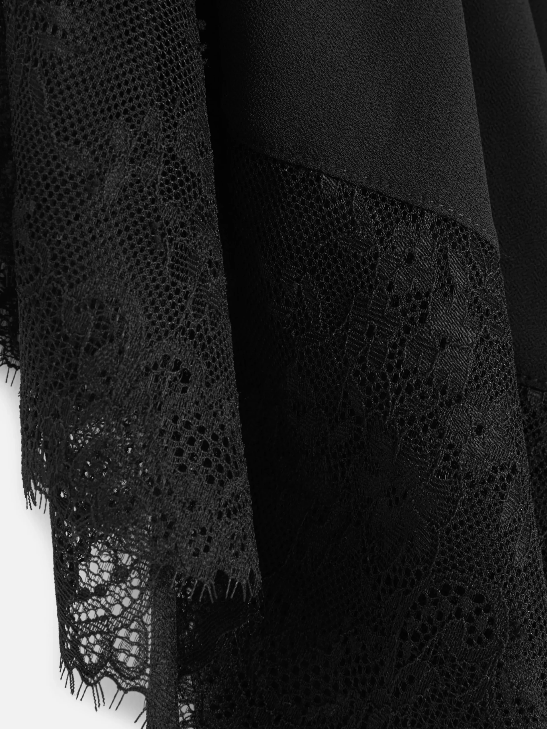 peignoir_transparent__fin_1.webp Peignoir Transparent à Finitions En Dentelle Effrangée