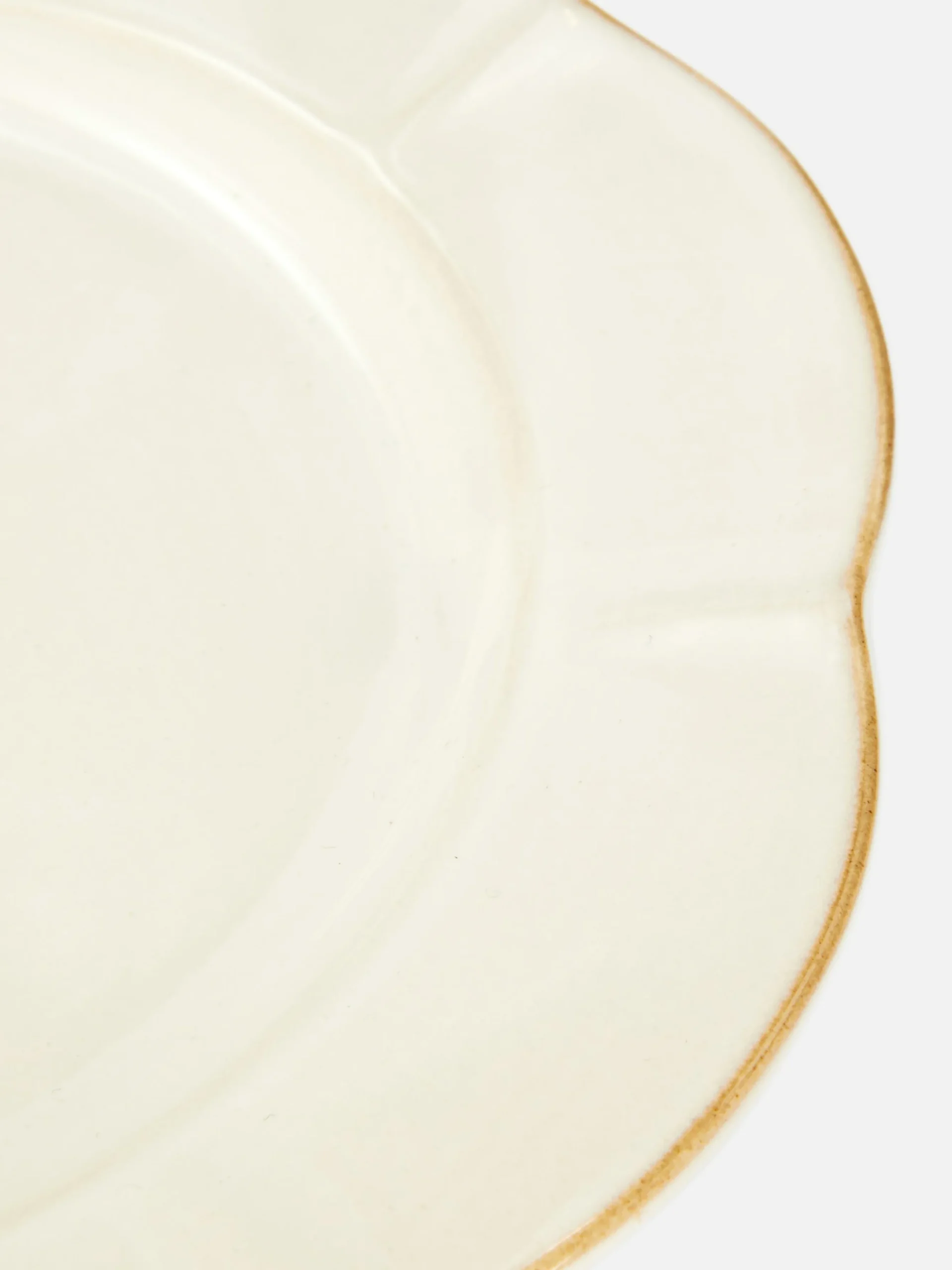 petite_assiette_en_forme__1.webp Petite Assiette En Forme De Pétales