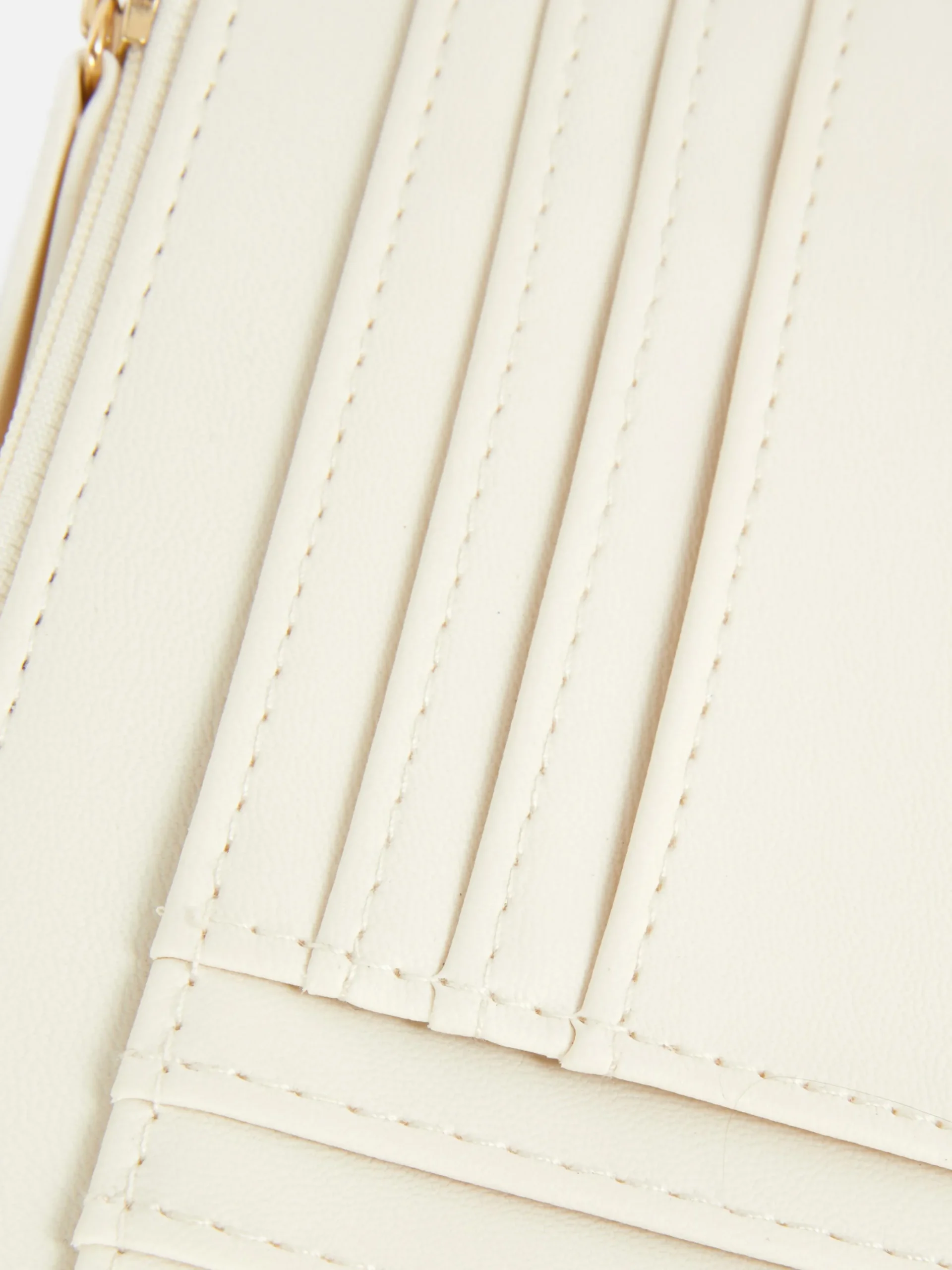 portecartes_matelass__ini_2-2.webp Porte-cartes Matelassé à Initiale