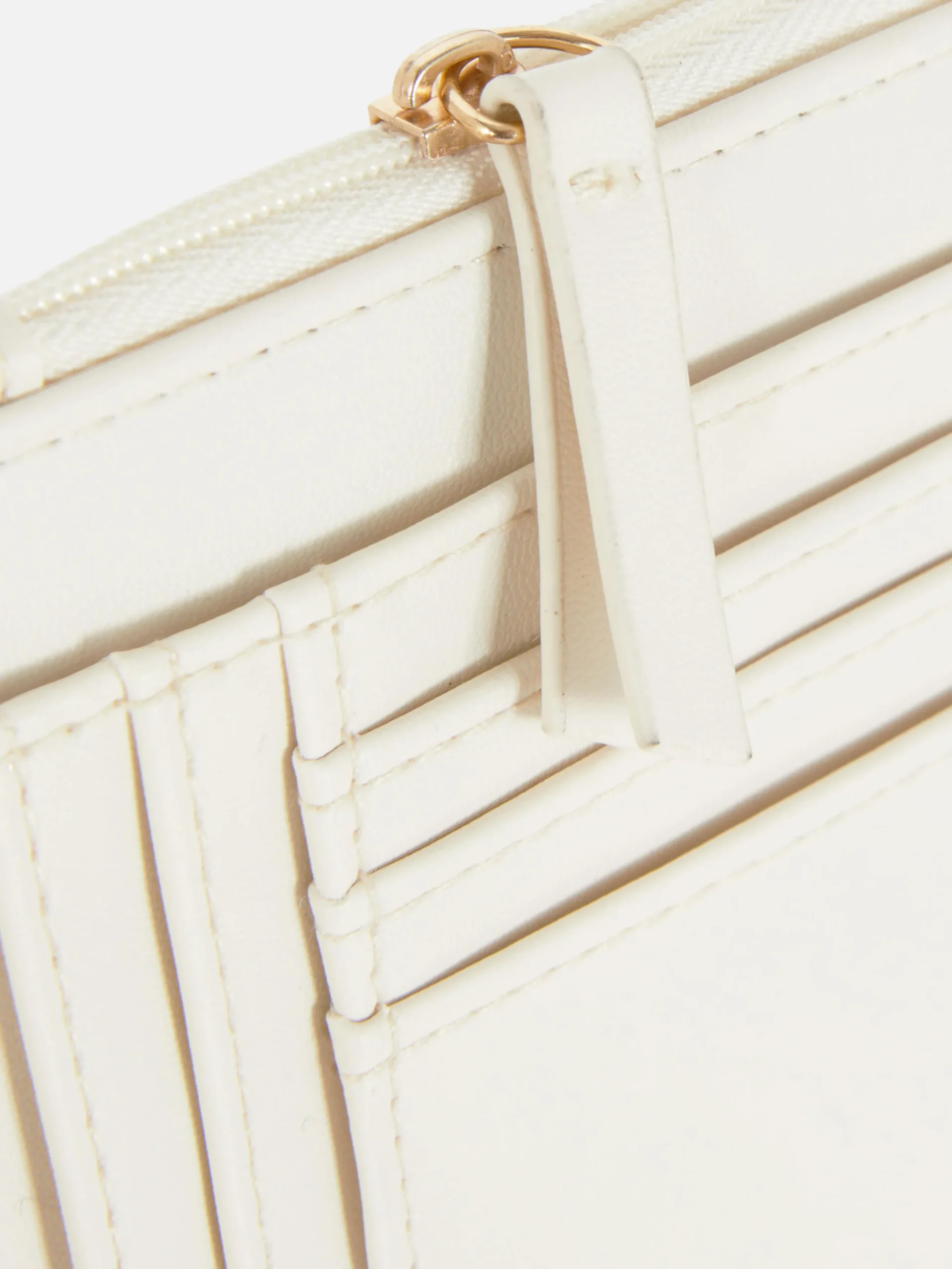 portecartes_matelass__ini_2-3.webp Porte-cartes Matelassé à Initiale