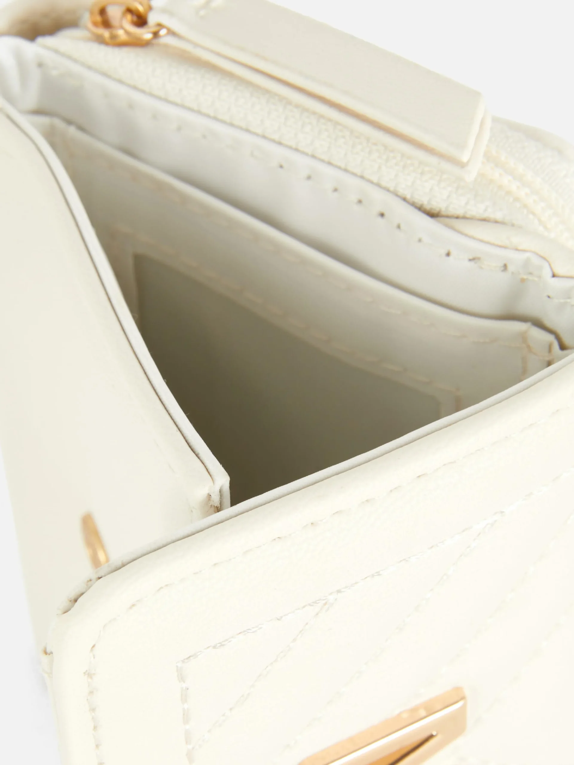 portemonnaie_matelass__in_2-1.webp Porte-monnaie Matelassé à Initiale