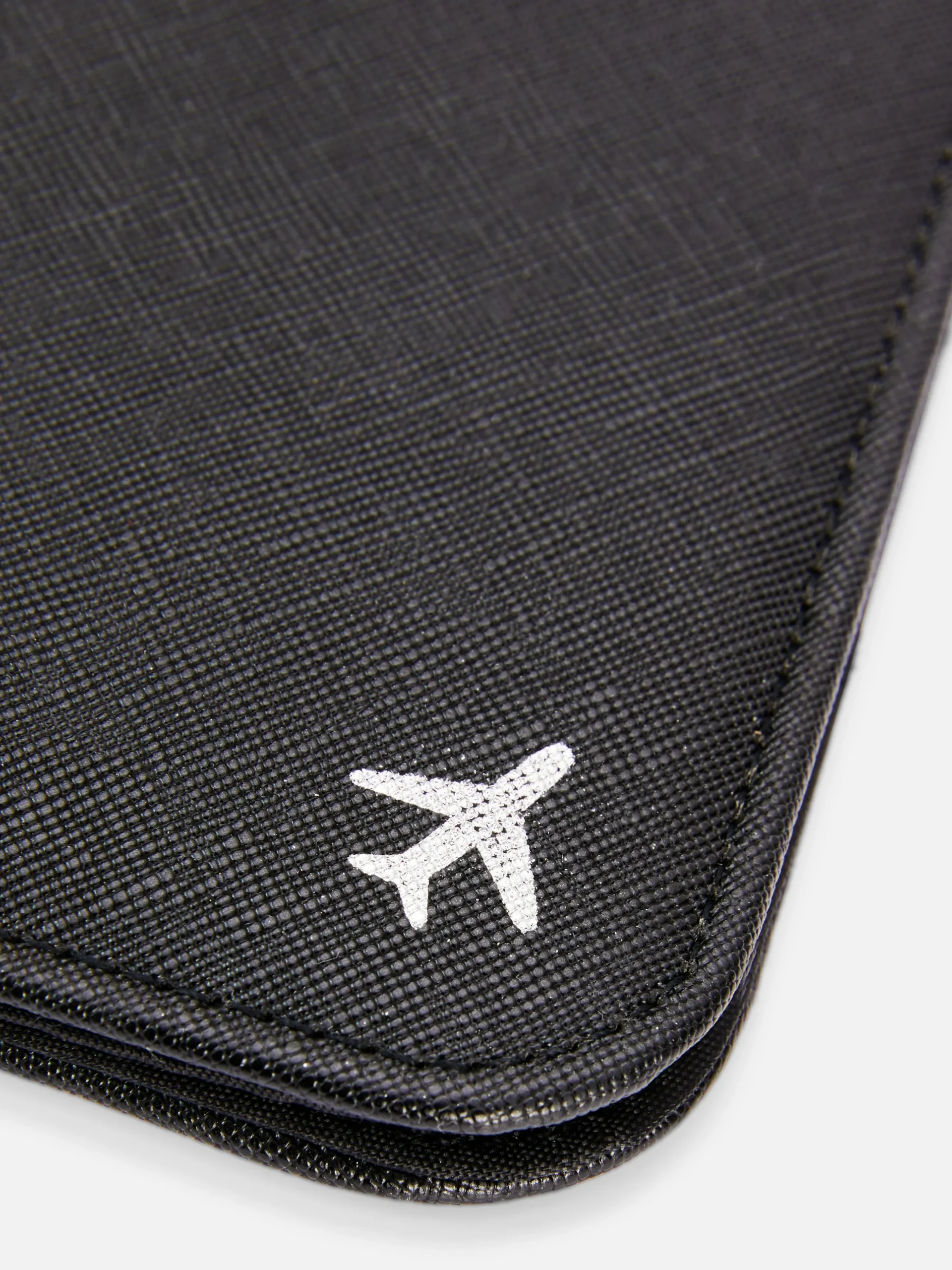 portepasseport_en_simili__1.webp Porte-passeport En Simili Cuir