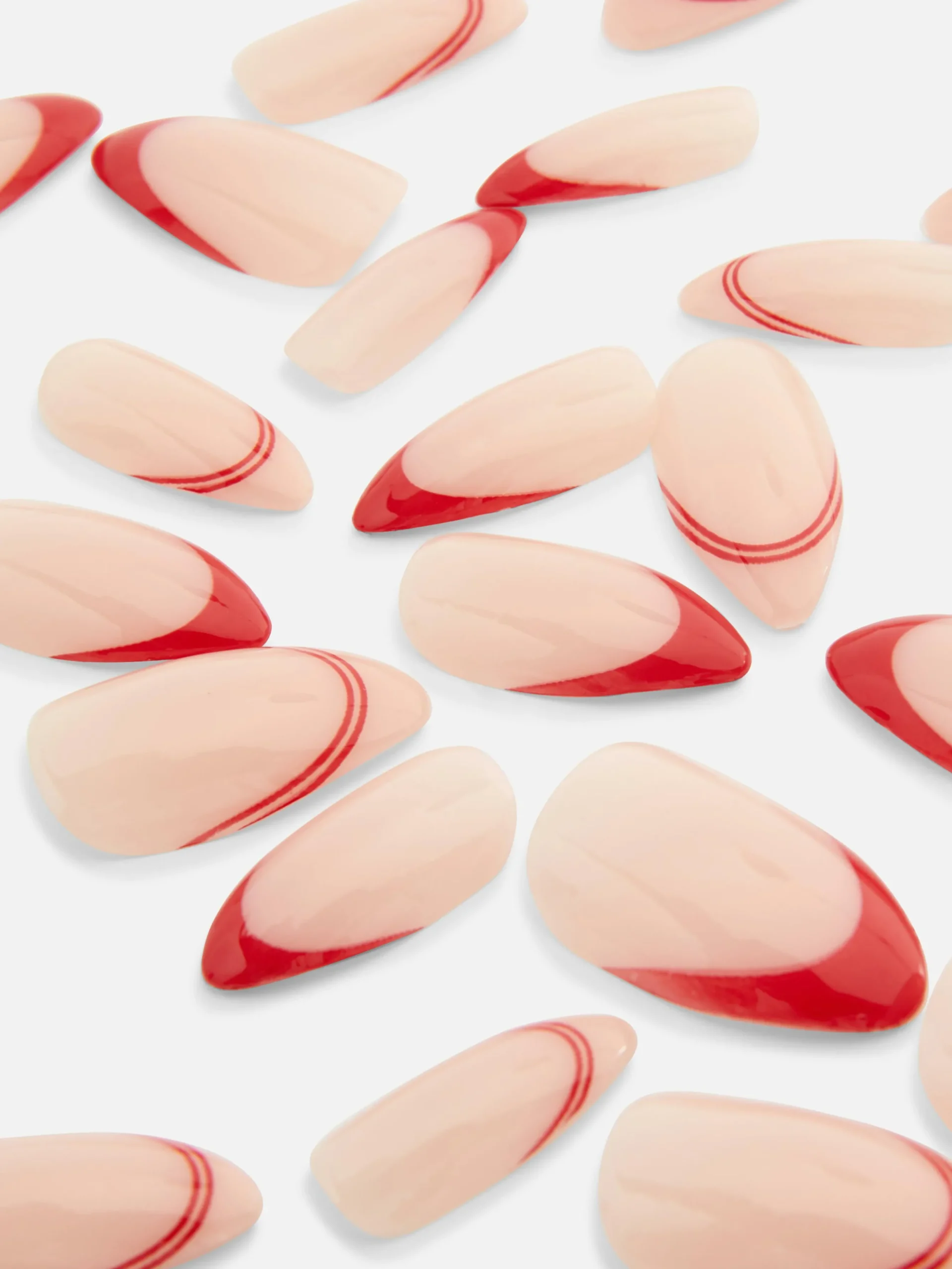 ps_faux_ongles__pointe_br_1.webp PS... Faux Ongles à Pointe Brillante Contrastée