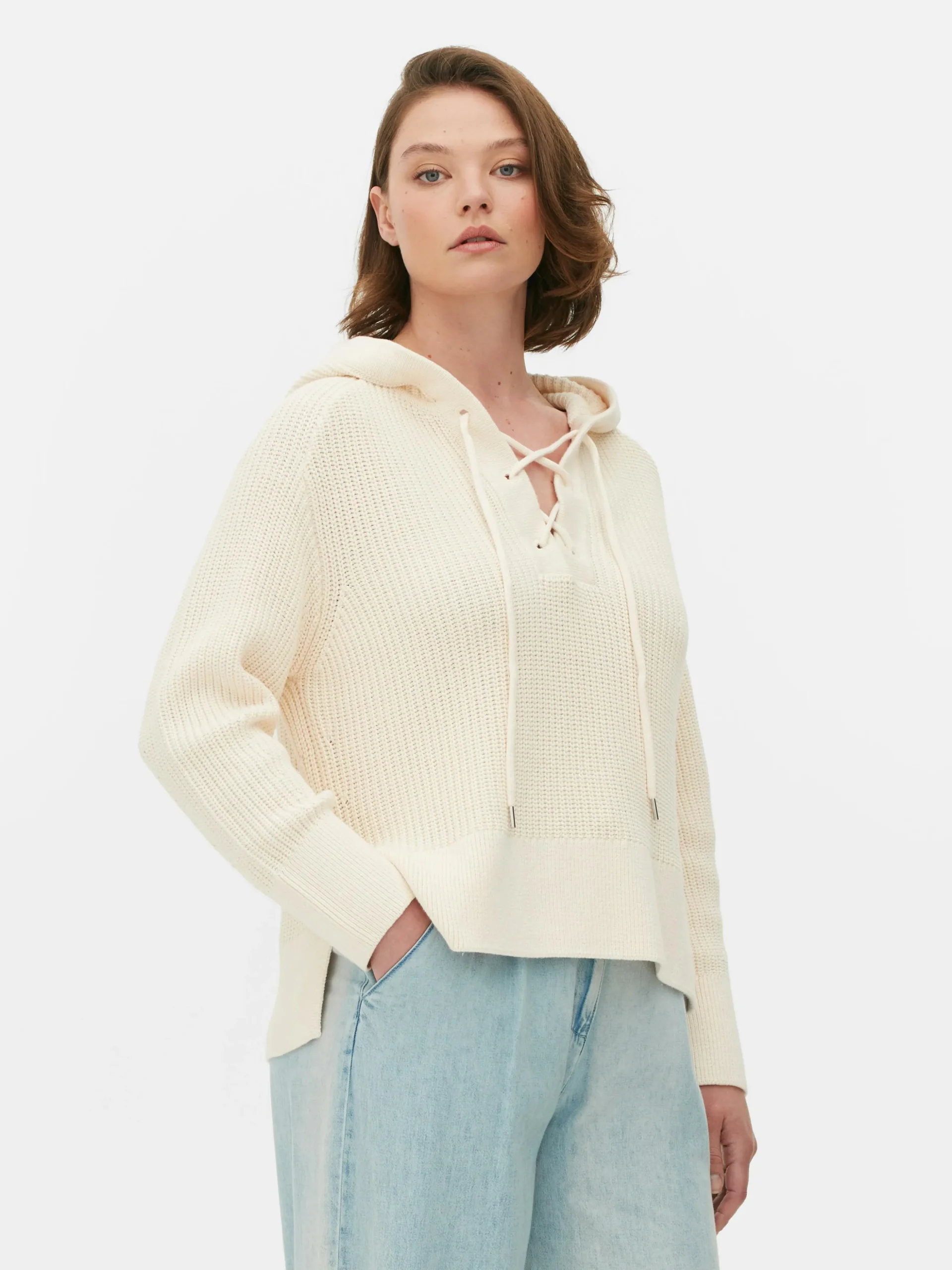 pull__capuche__lacet_en_t_1.webp Pull à Capuche à Lacet En Treillage Sur Le Devant
