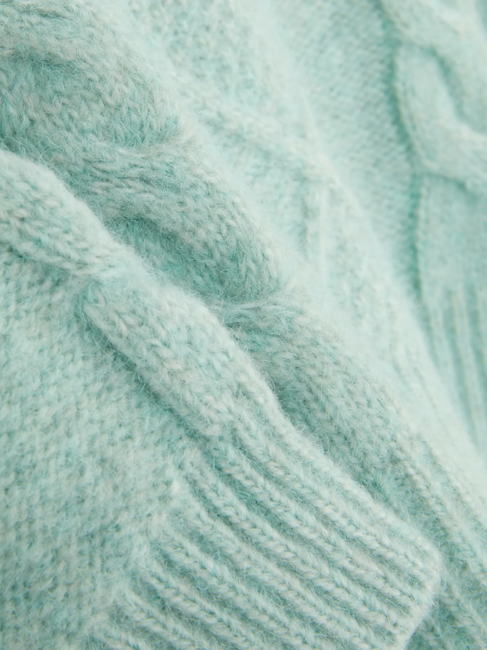 pull__capuche_en_maille_t_2.webp Pull à Capuche En Maille Torsadée