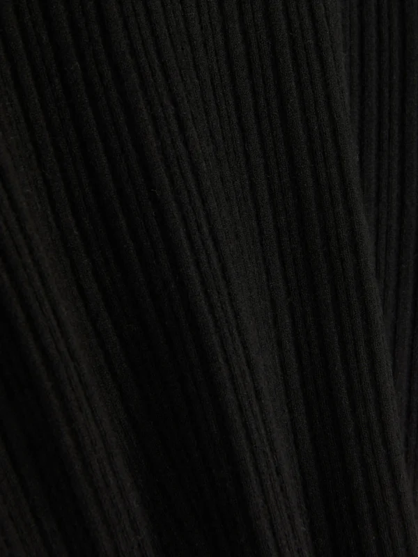 Pull à Col Ras Du Cou Côtelé