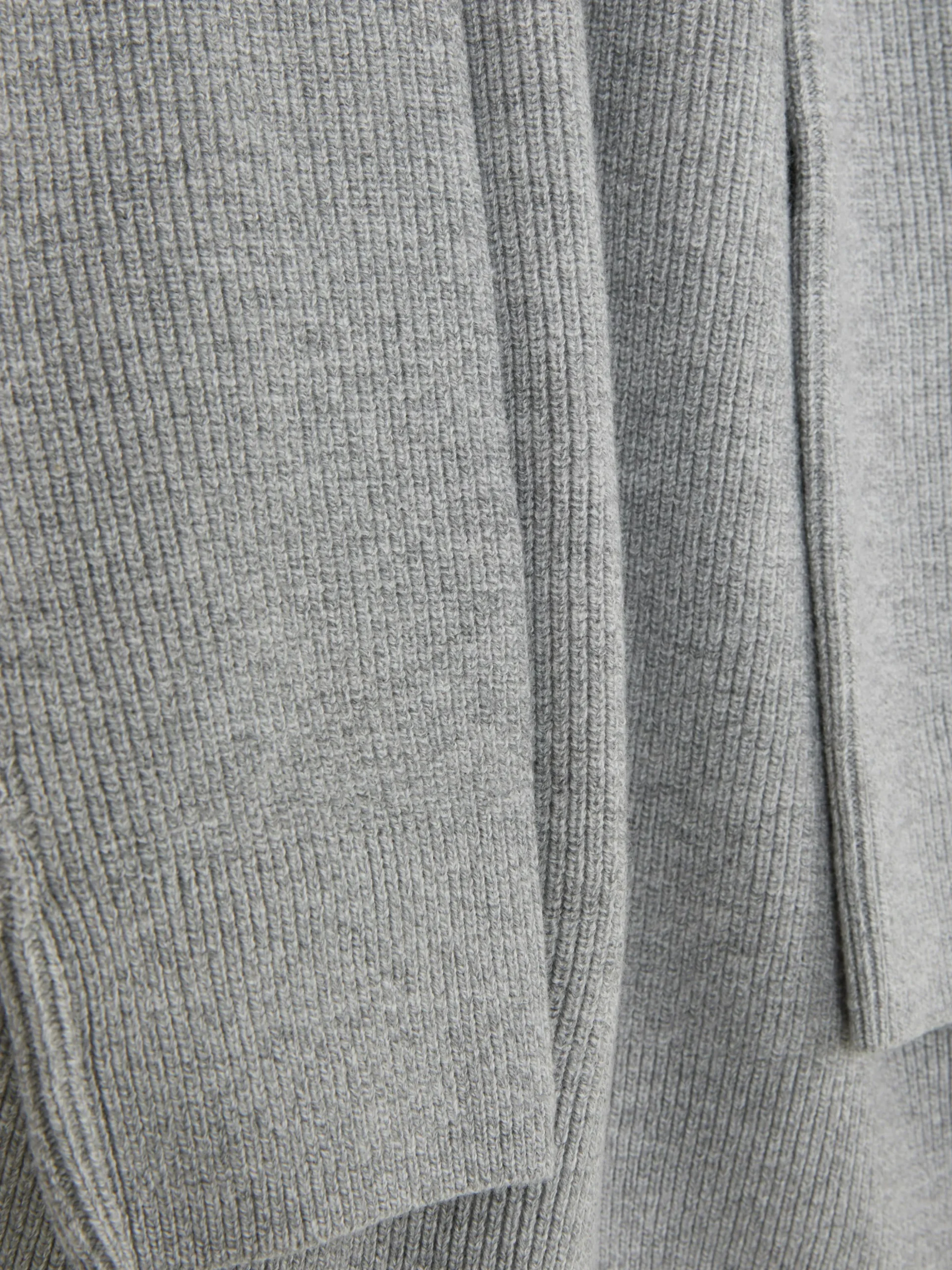 pull_ctel__col_rasducou_6-1.webp Pull Côtelé à Col Ras-du-cou