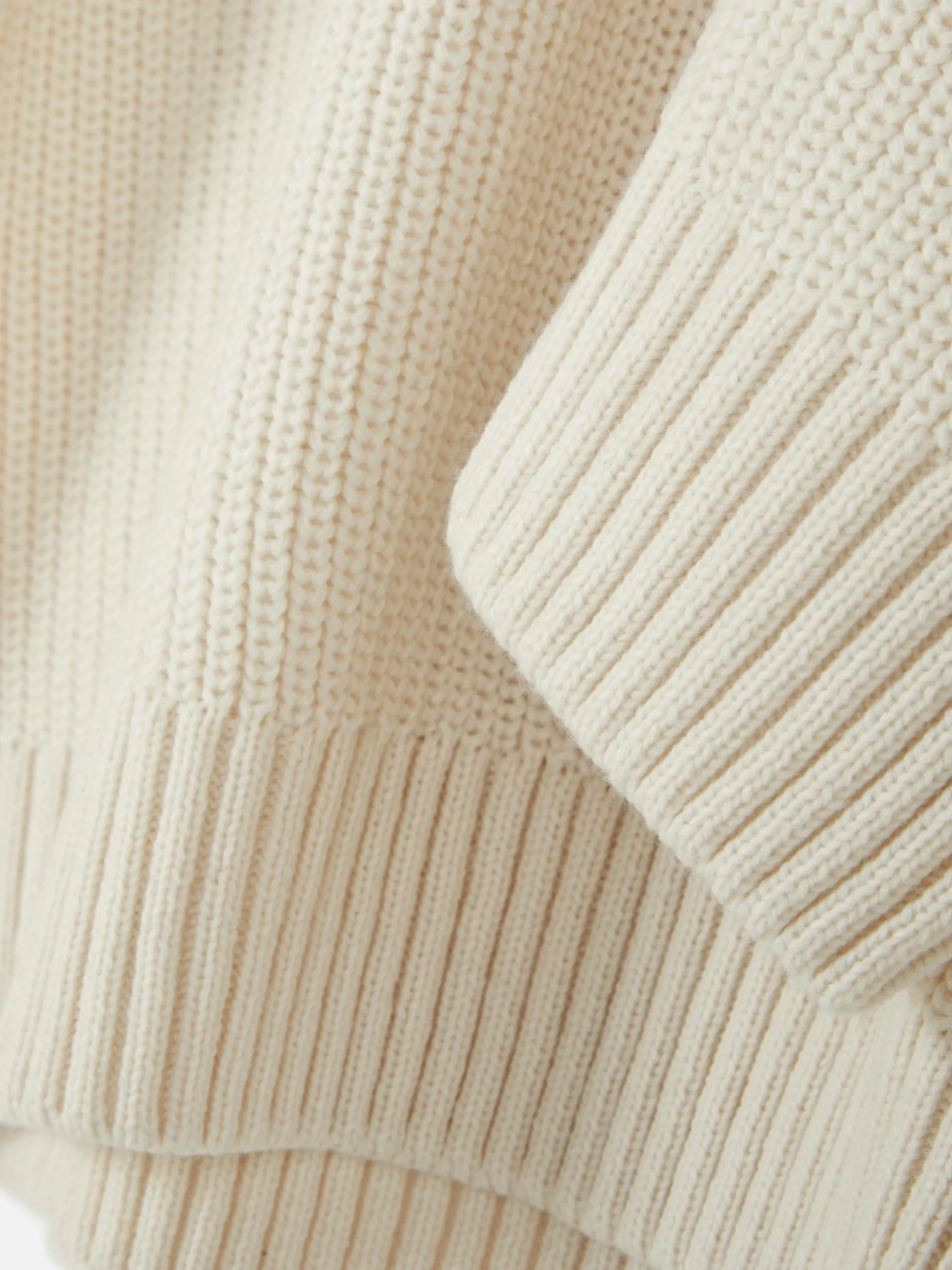 pull_en_maille_ctele__col_6.webp Pull En Maille Côtelée à Col Zippé