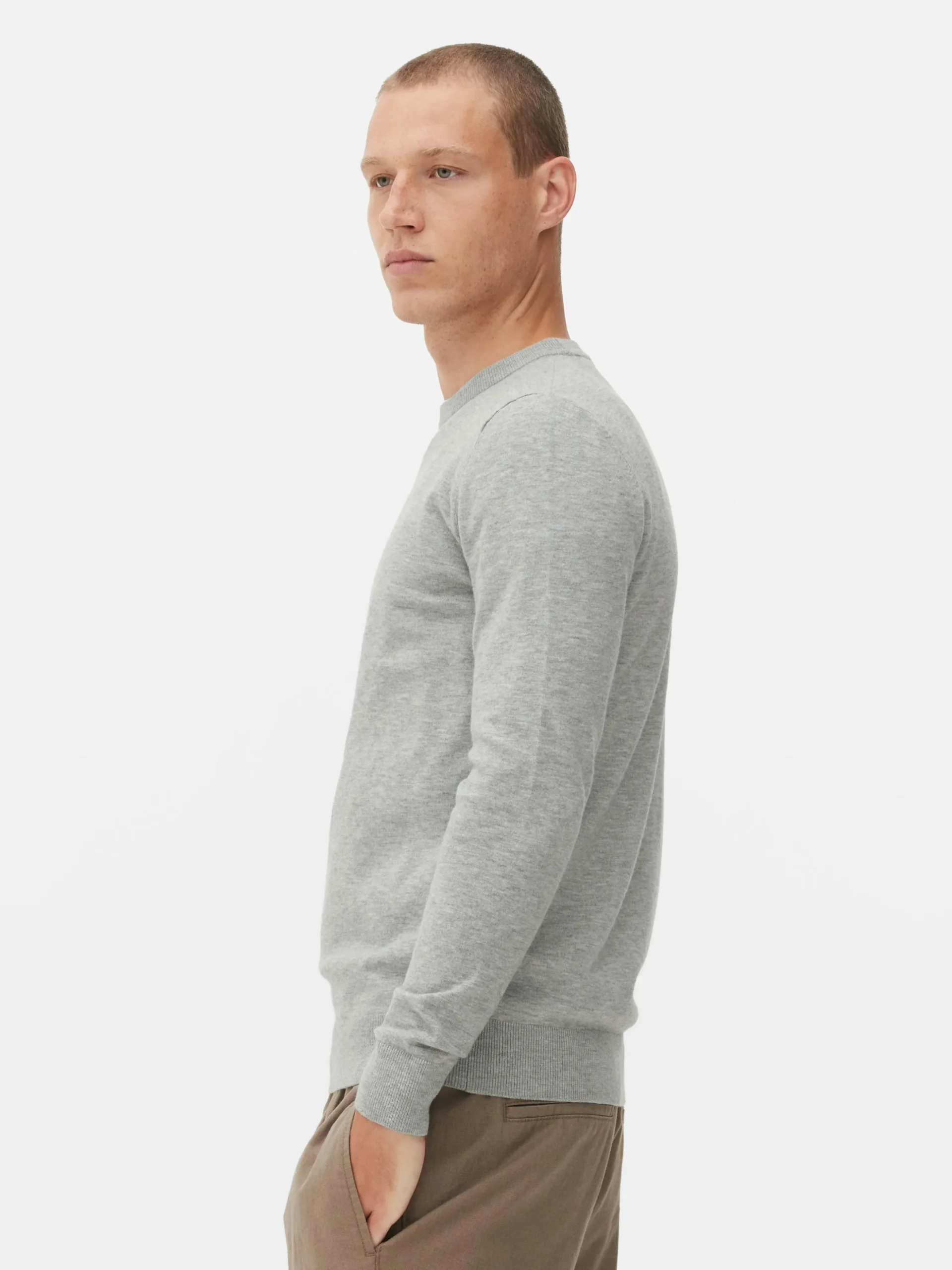 pull_en_maille_fine__col__3-5.webp Pull En Maille Fine à Col Ras-du-cou