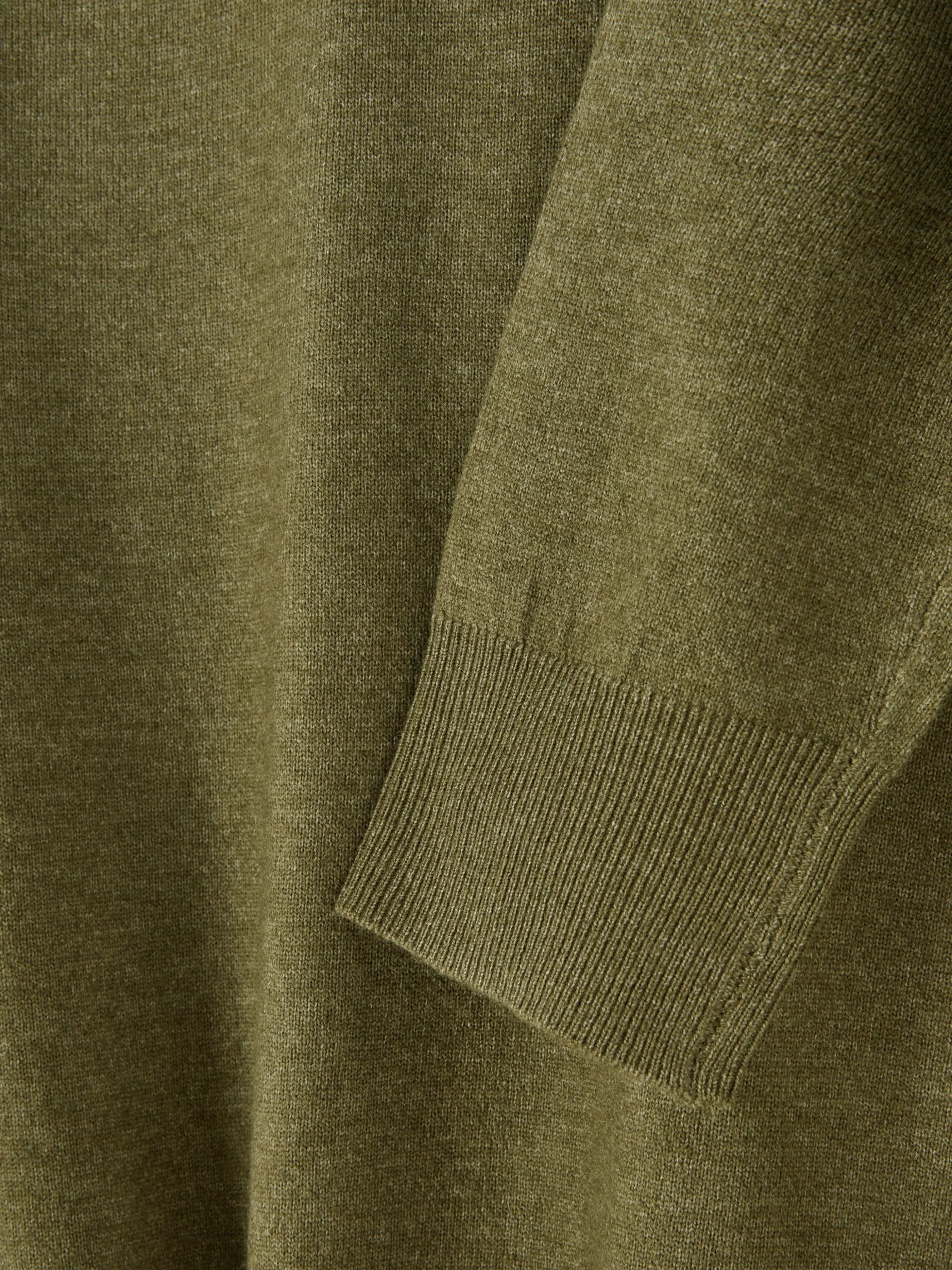 pull_en_maille_fine__col__5-6.webp Pull En Maille Fine à Col Ras-du-cou