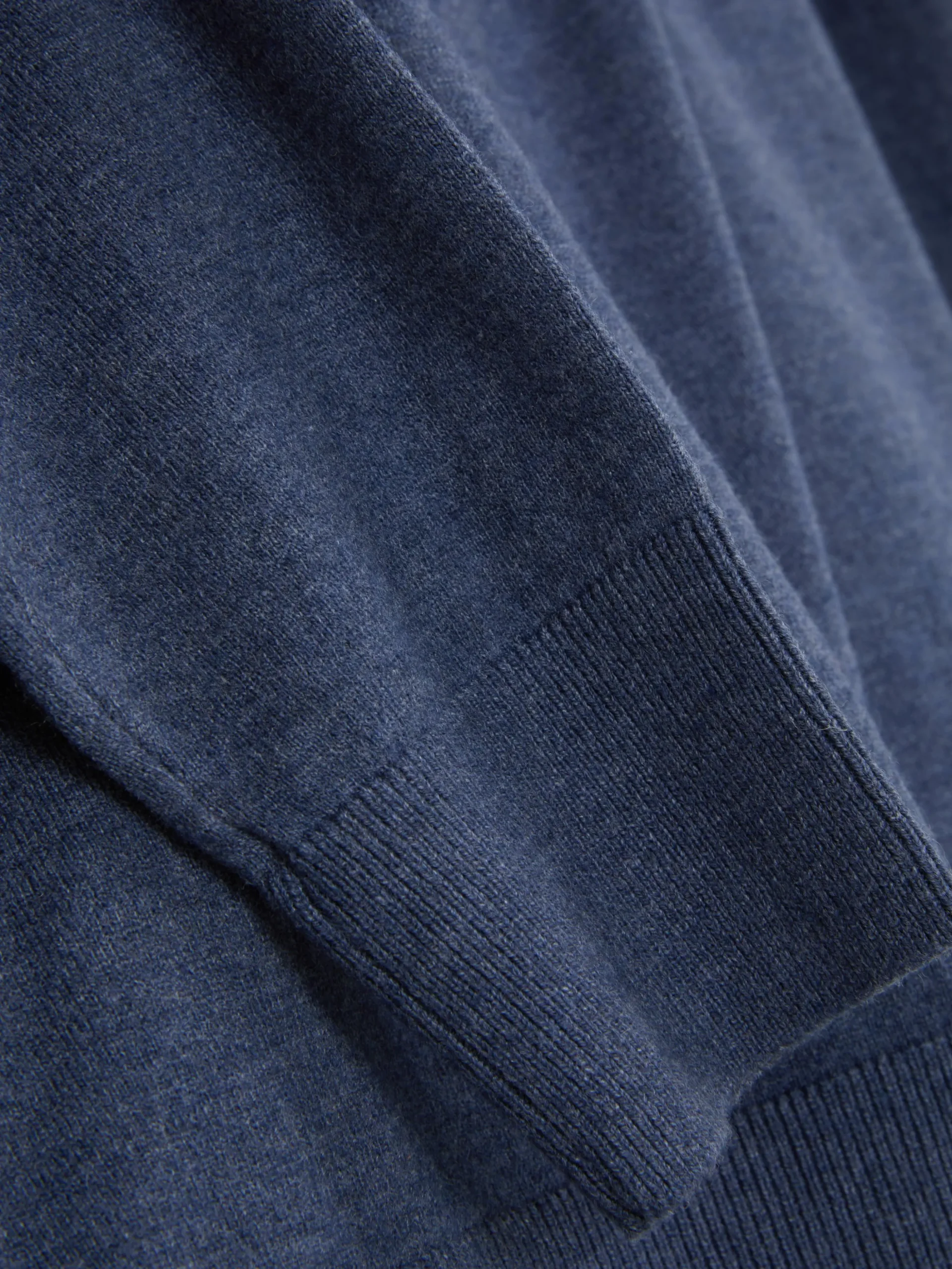 pull_en_maille_fine__col__6-4.webp Pull En Maille Fine à Col Ras-du-cou