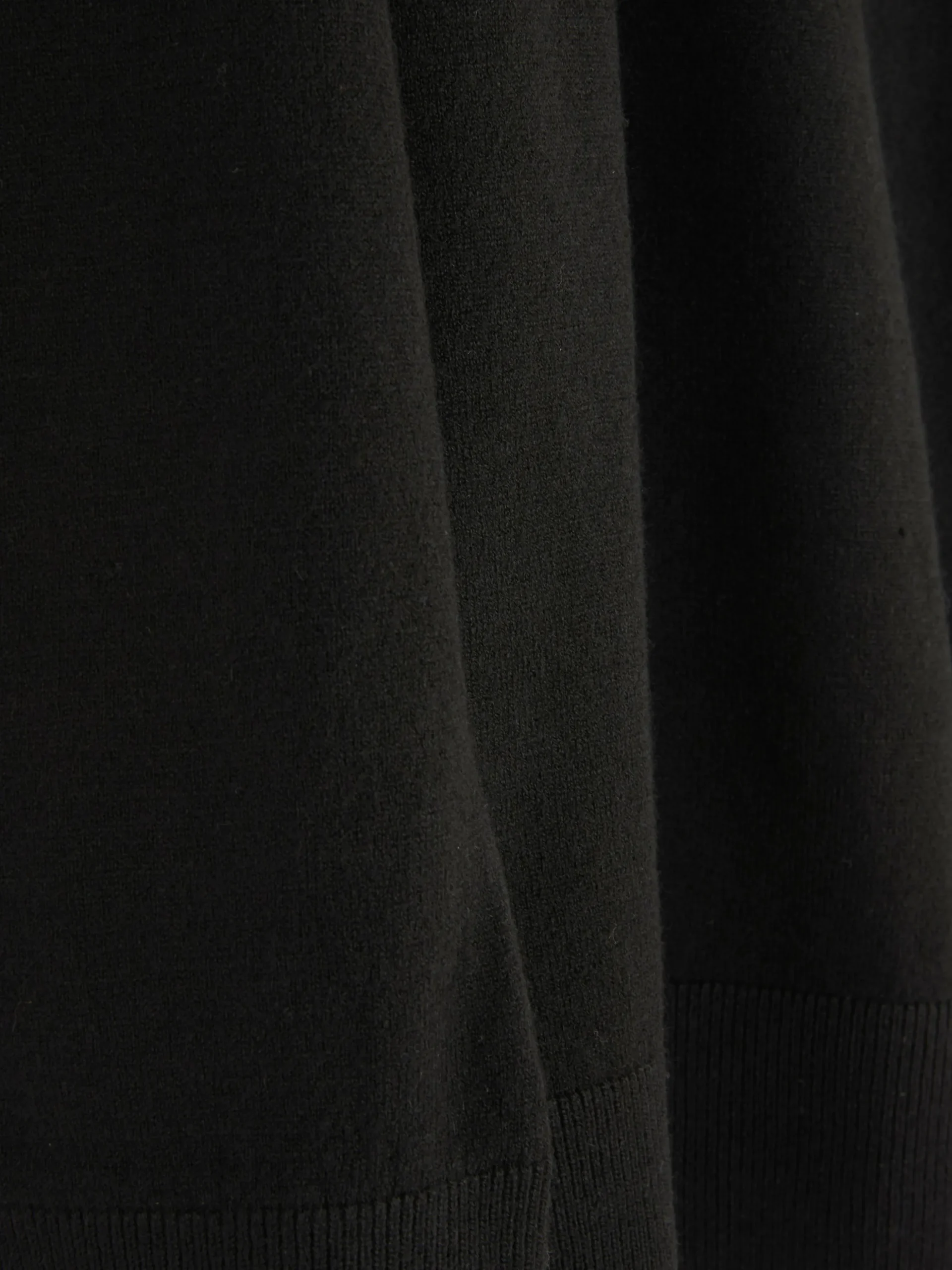 pull_en_maille_fine__col__6.webp Pull En Maille Fine à Col Ras-du-cou