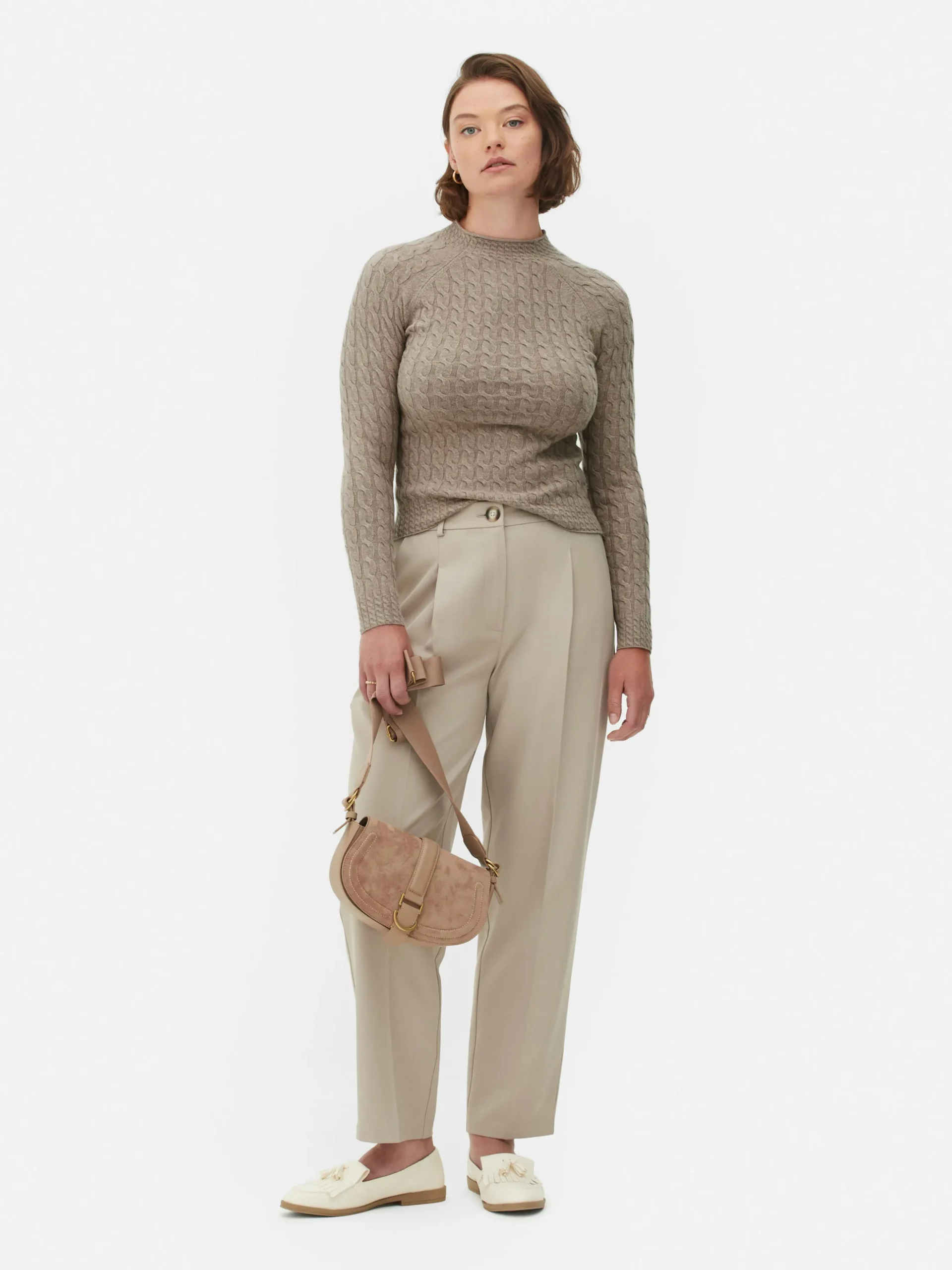 pull_en_maille_torsade__c_1-1.webp Pull En Maille Torsadée à Col Montant