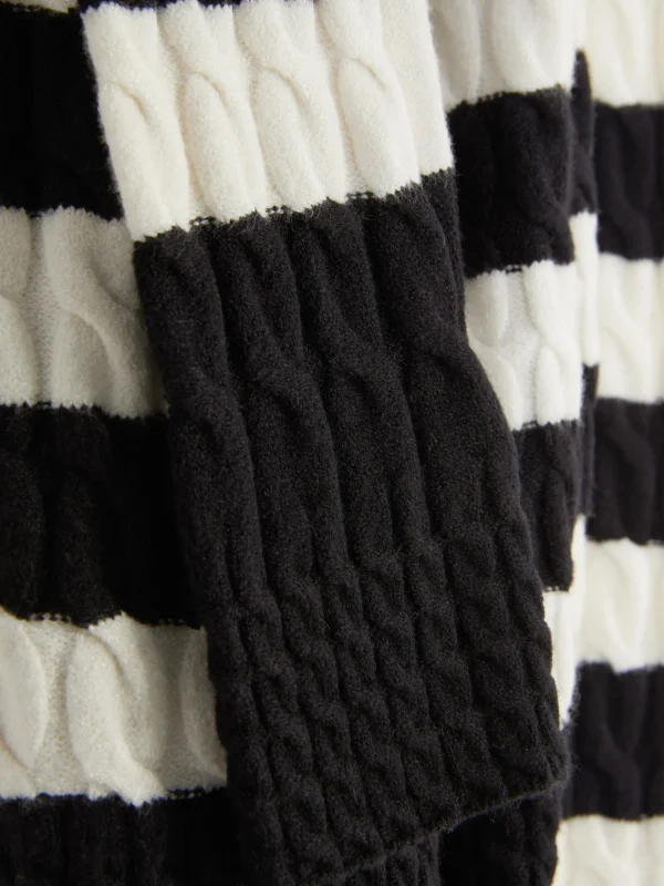 Pull En Maille Torsadée à Col Montant